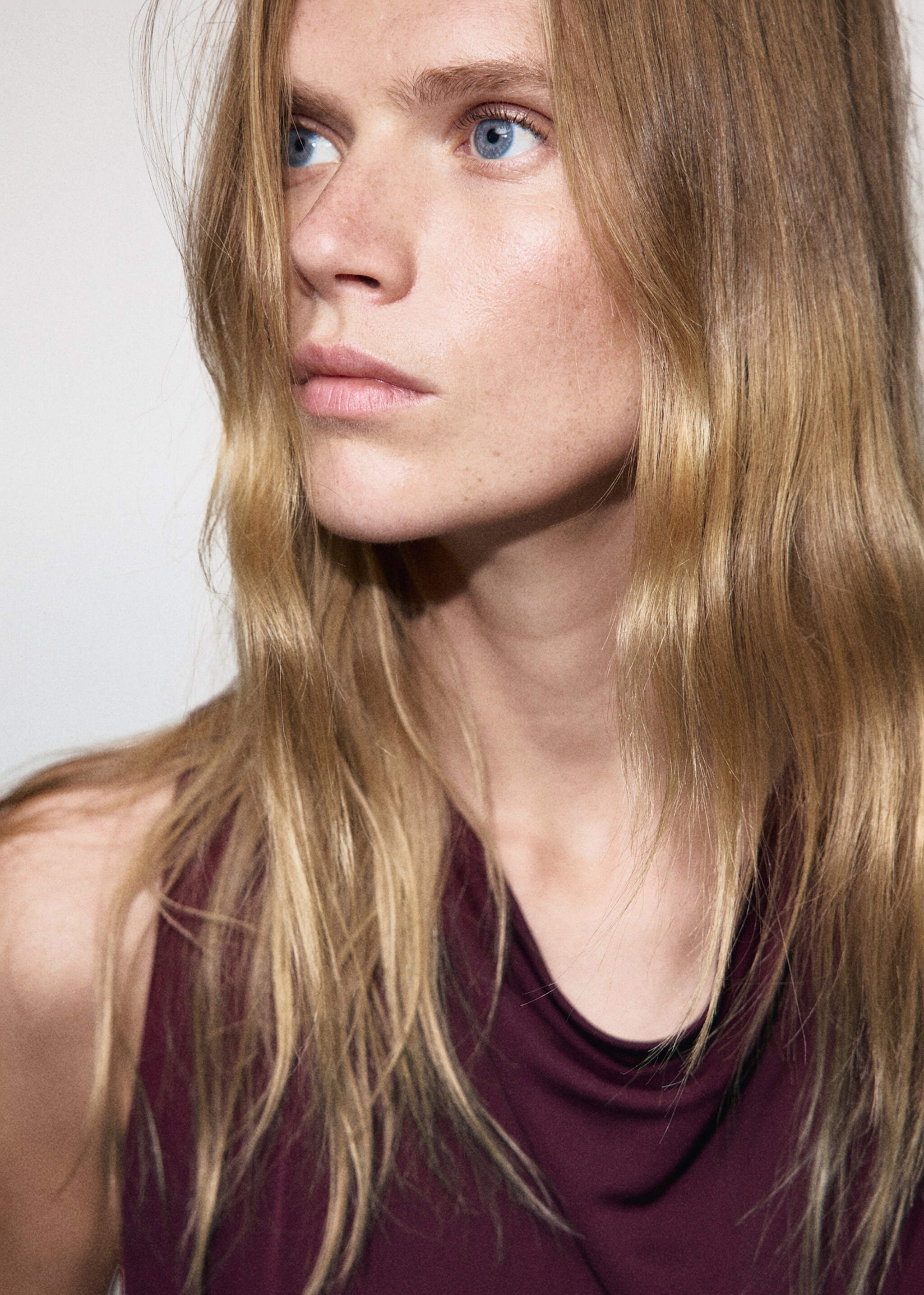 Draped dress with metallic detail - Details of the article 1, Burgundy. Ref: 17079111-00.