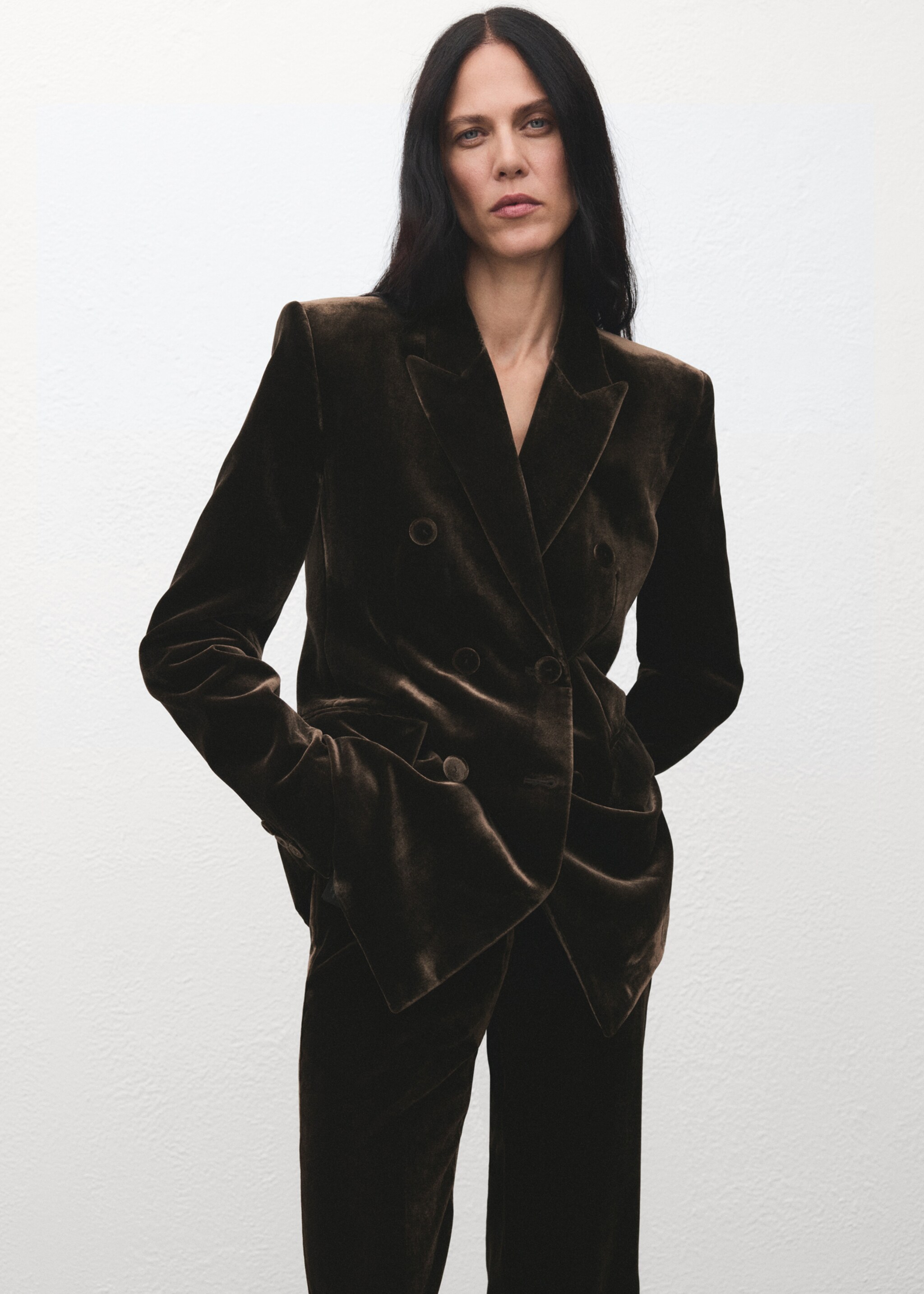Velvet suit trousers - Details of the article 1, Chocolate. Ref: 17079406-00.