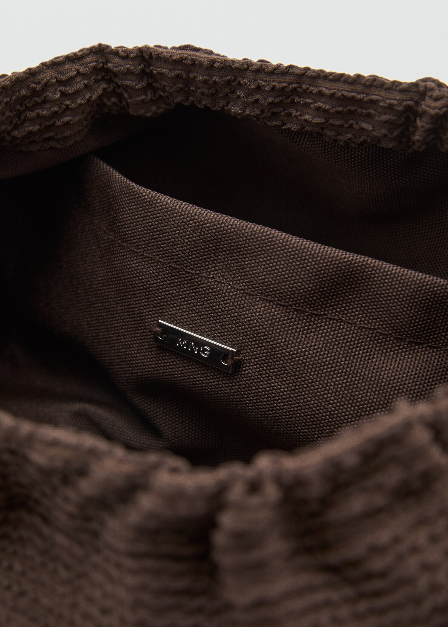 Ribbed toiletry bag - Details of the article 2