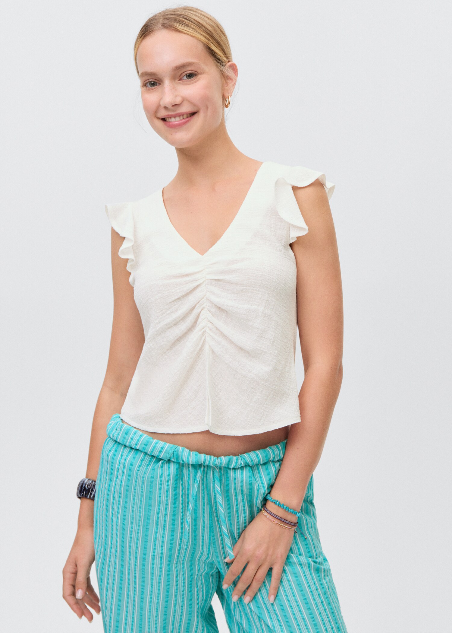 Ruffled-sleeve blouse - Medium plane