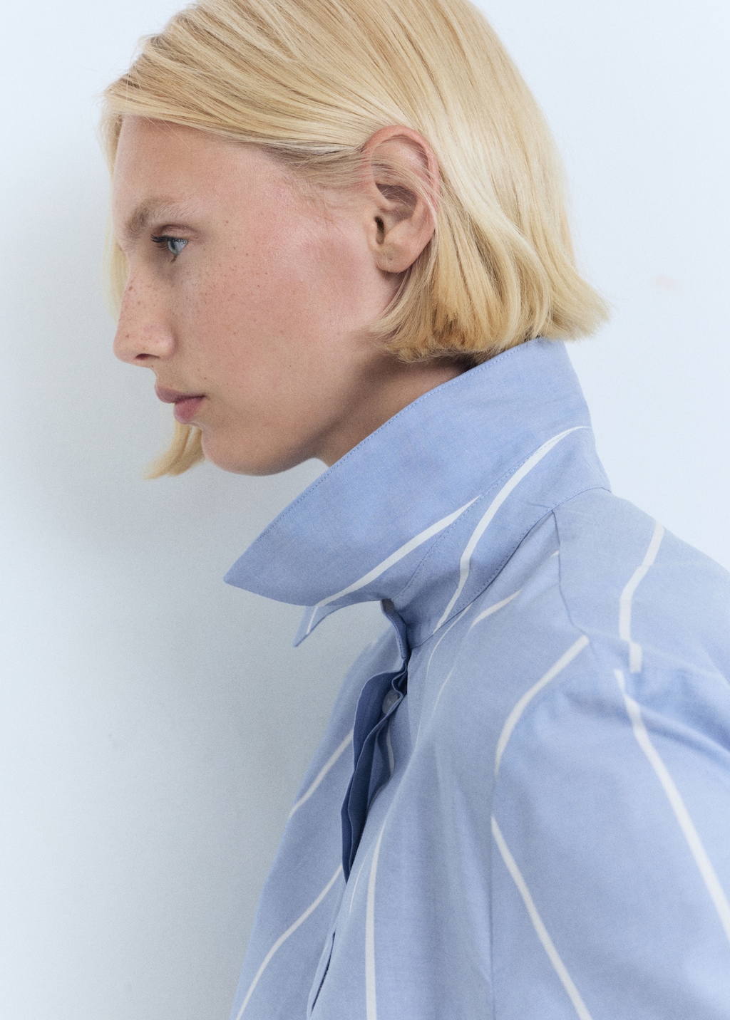 Striped shirt dress with knot