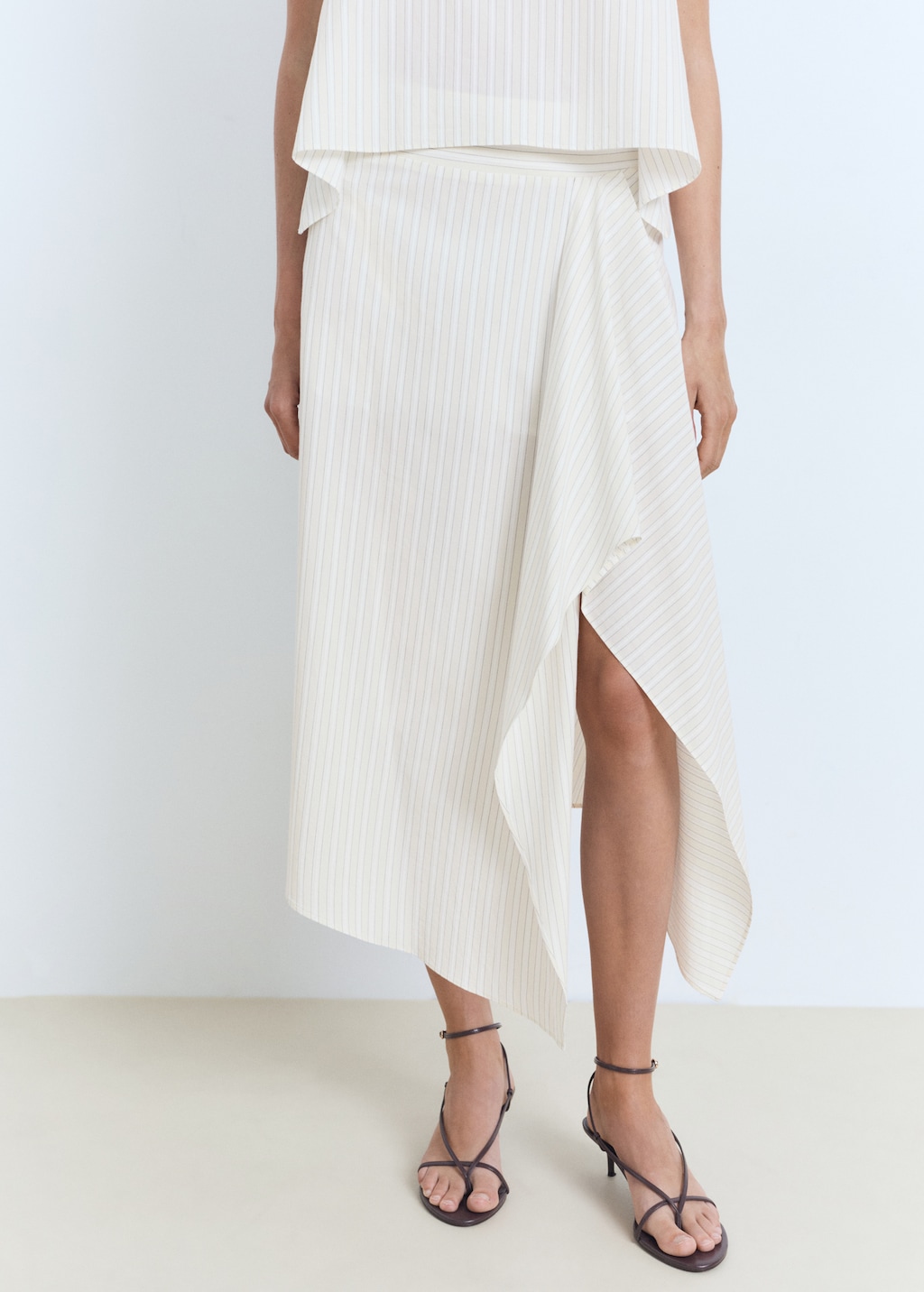 Striped asymmetric skirt