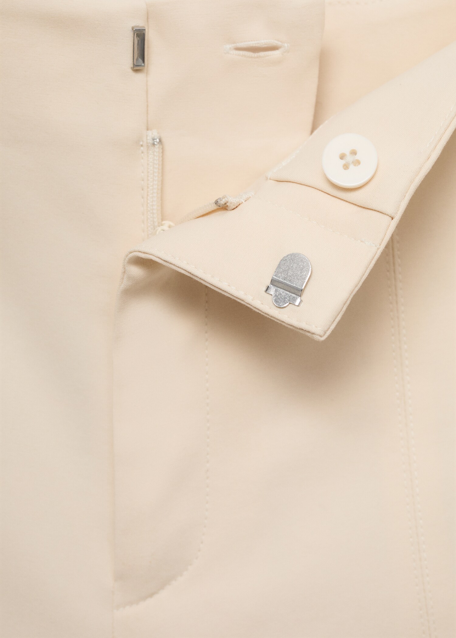Gerade Shorts mit hoher Taille - Detail des Artikels 8