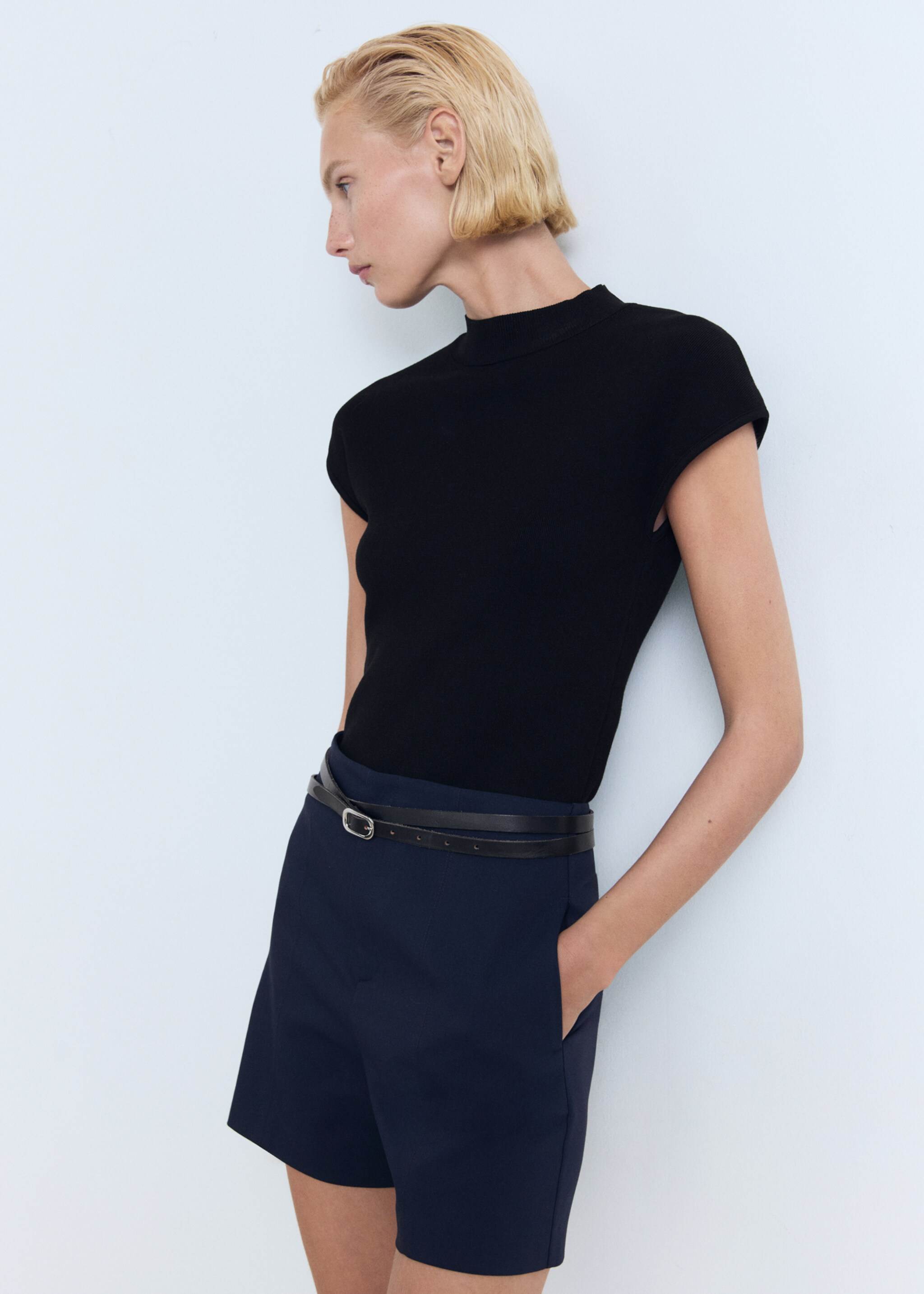 High-waist straight shorts - Medium plane