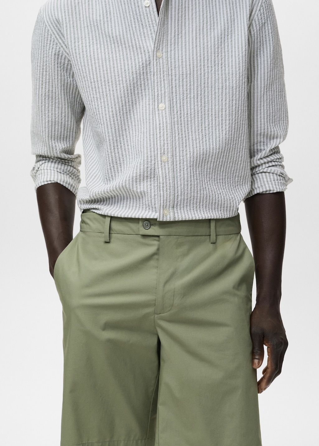 Cotton bermuda shorts with an interior elastic strip