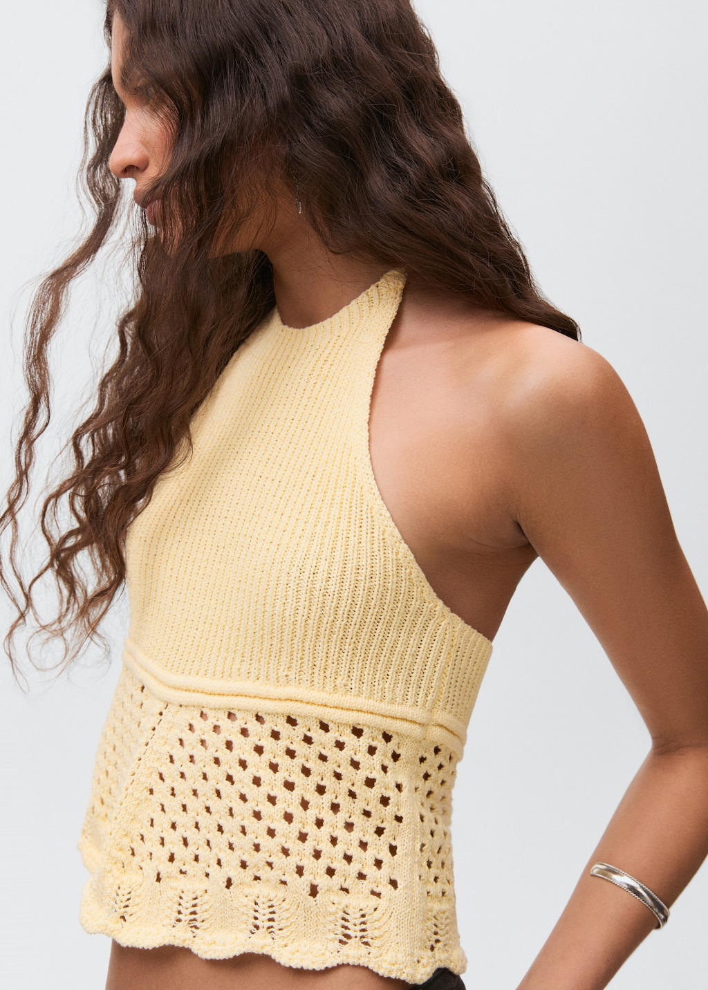 Halter-neck knitted top