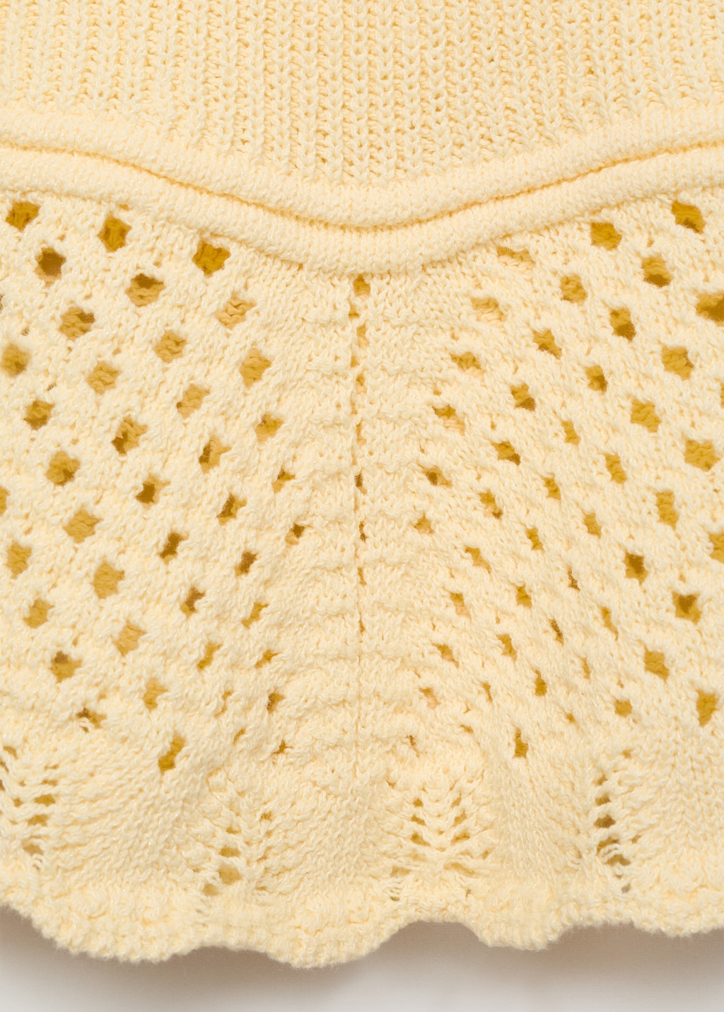 Halter-neck knitted top