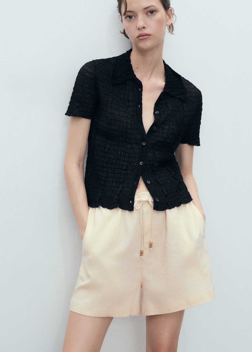 Straight-fit linen shorts with drawstring