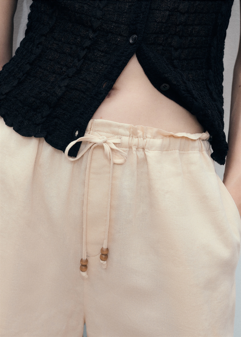 Straight-fit linen shorts with drawstring
