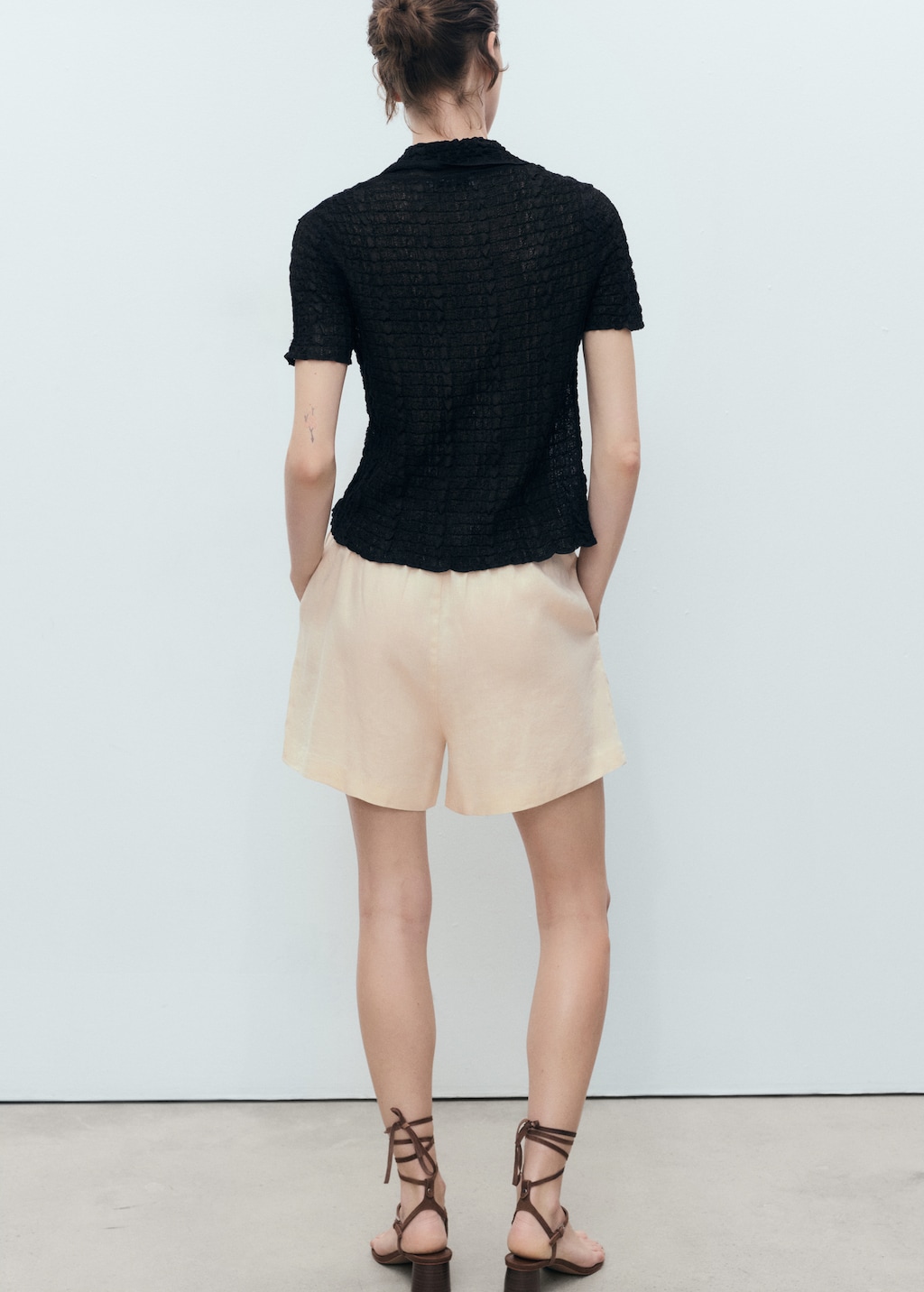 Straight-fit linen shorts with drawstring