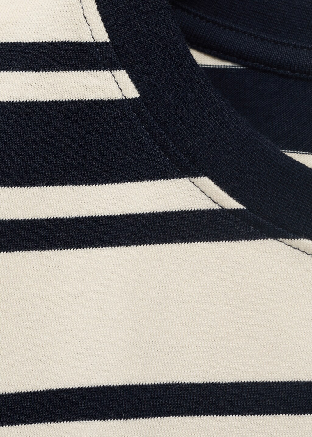 Contrasting collar cotton t-shirt