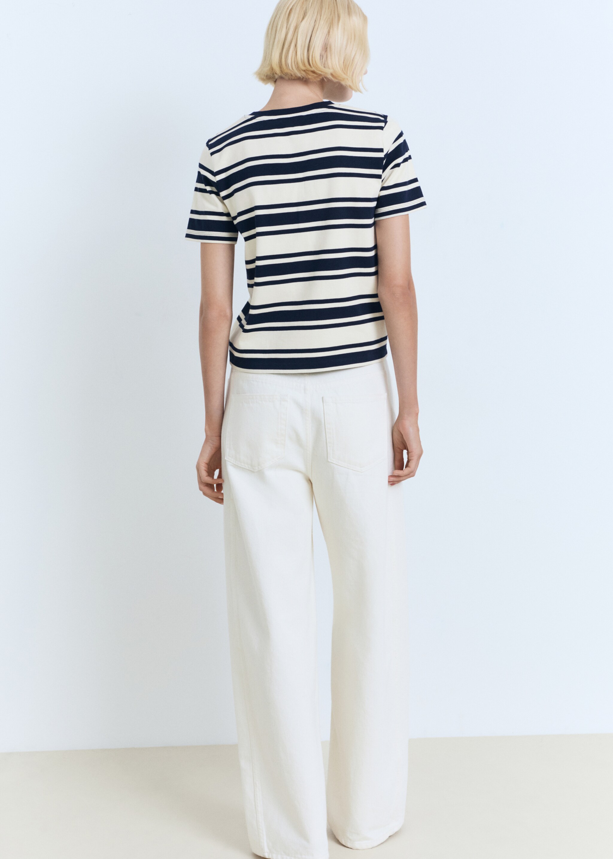 Contrasting collar cotton t-shirt - Reverse of the article