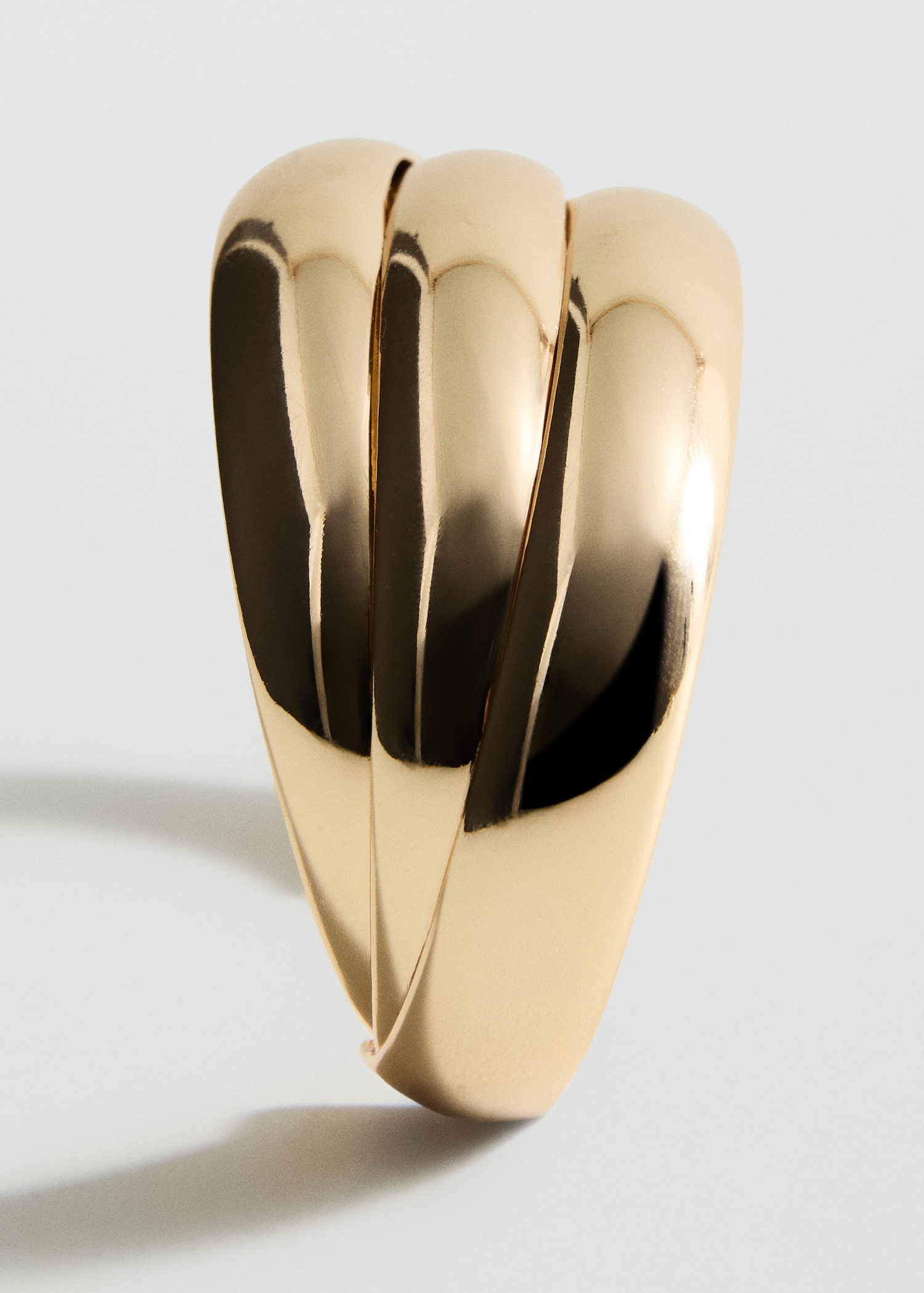 Rigid bracelet with relief - Details of the article 1