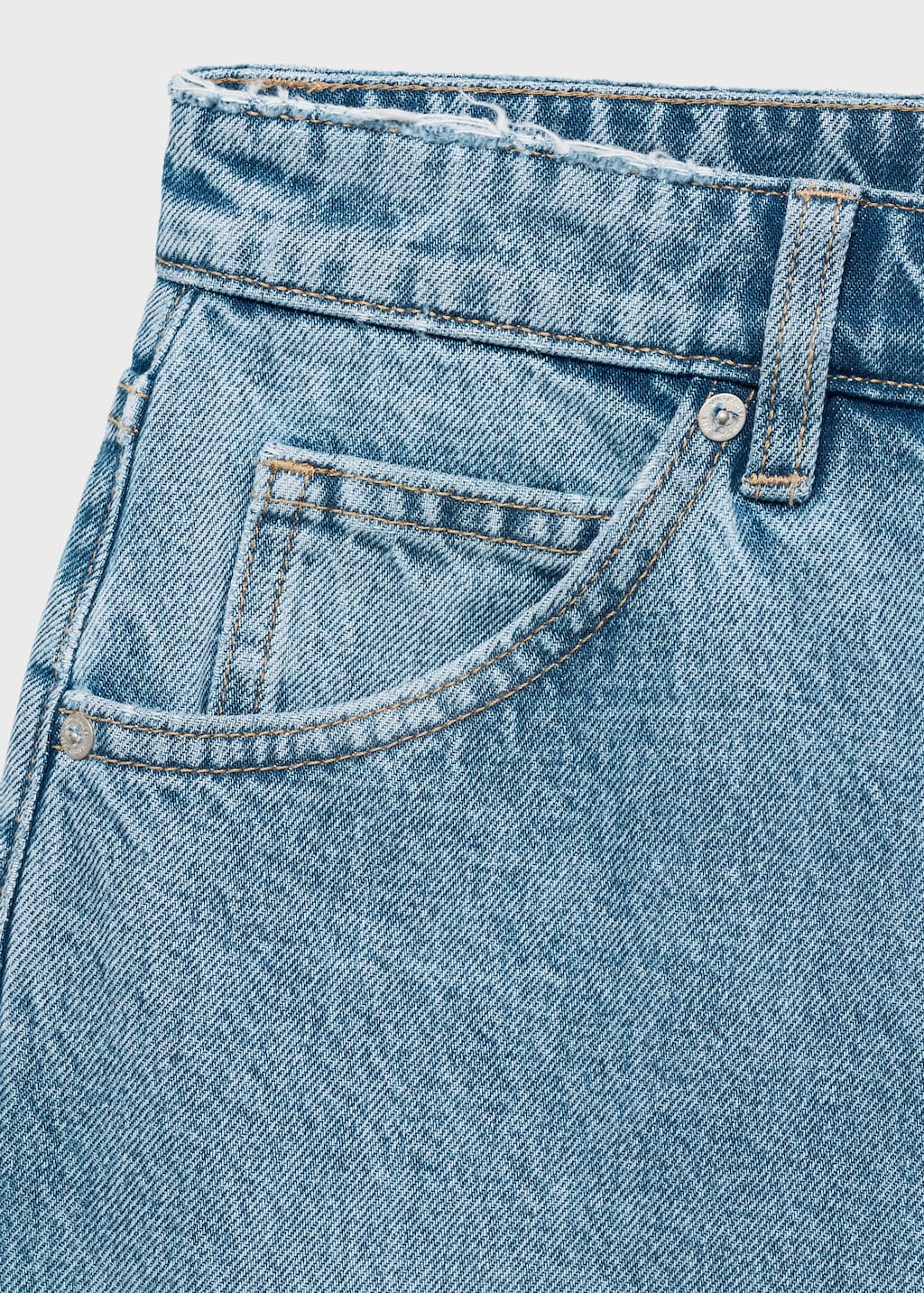 Frayed hem denim shorts