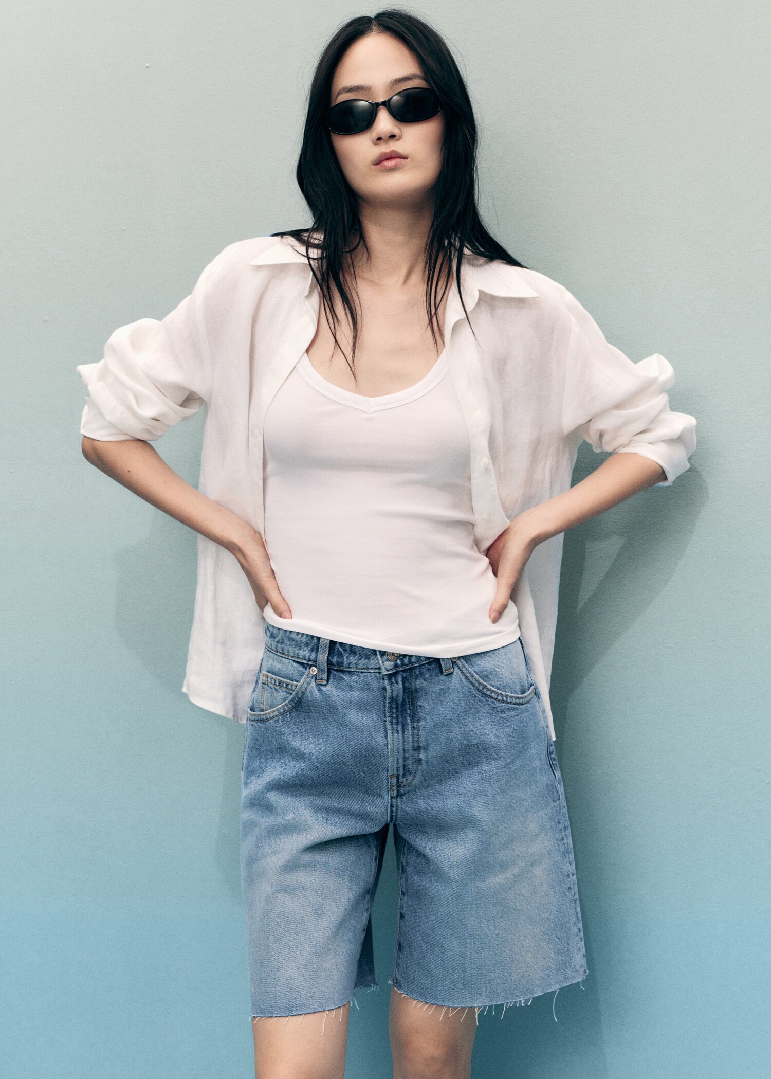 Frayed hem denim shorts - Details of the article 1