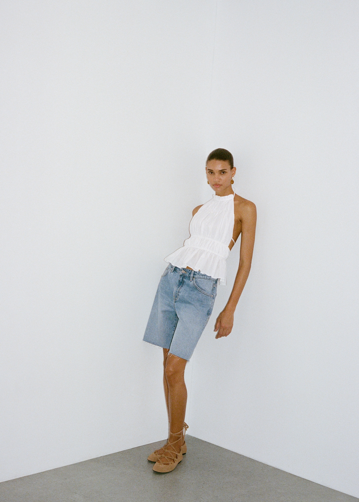 Frayed hem denim shorts - Details of the article 6
