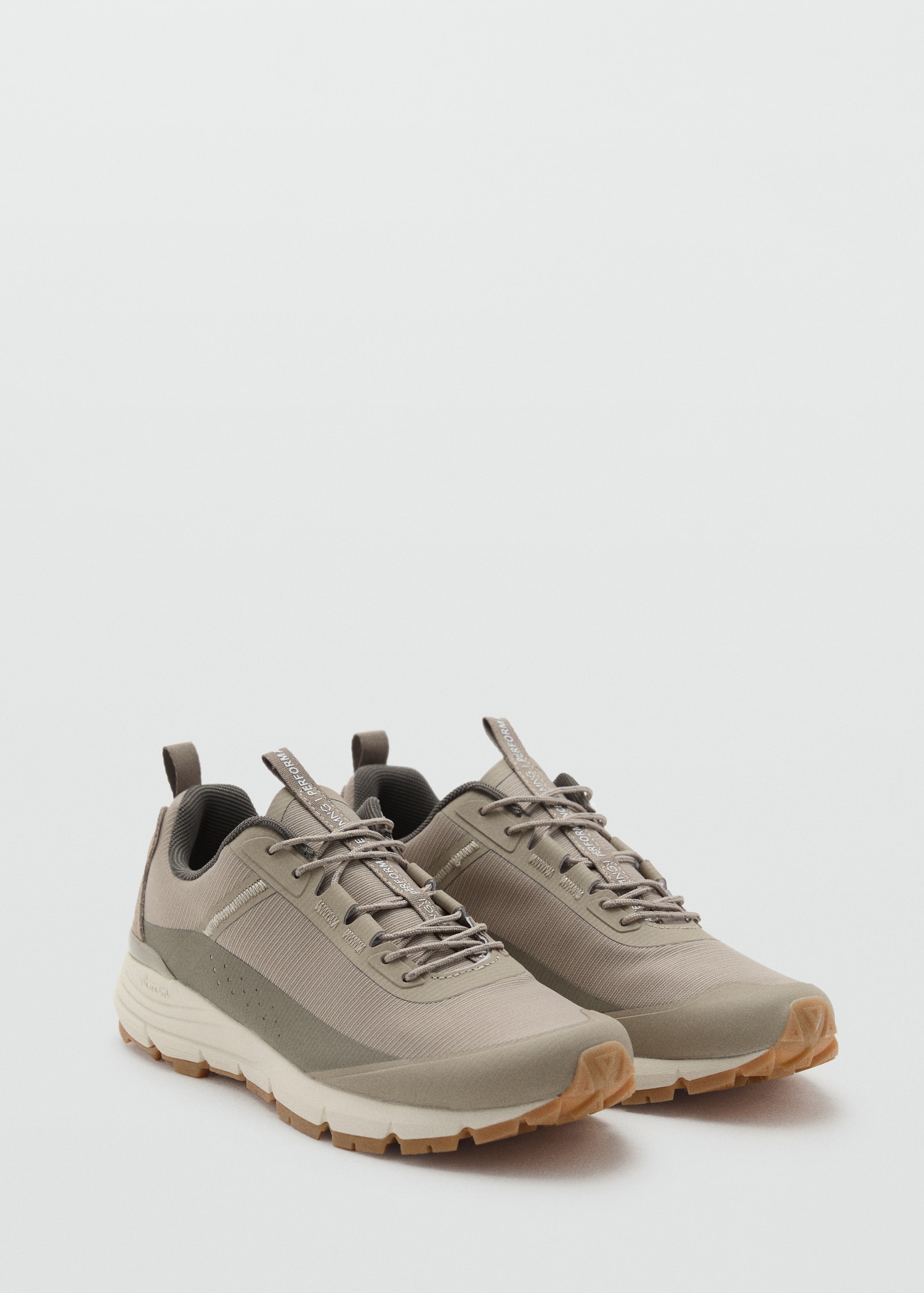 Sportowa podeszwa VIBRAM® - Plan średni