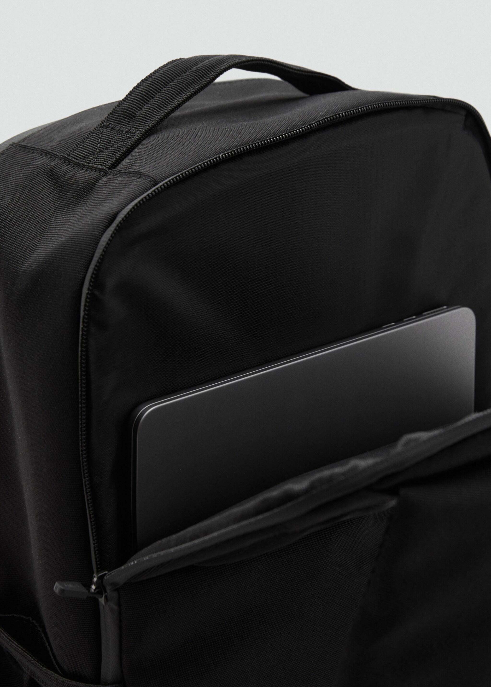 Black multi-purpose backpack - Details of the article 2