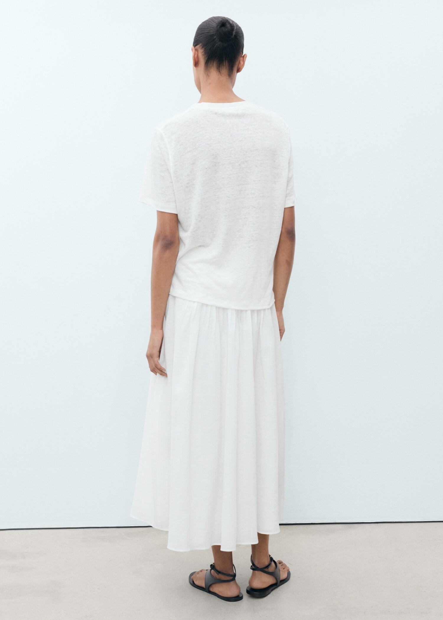 Short-sleeved linen t-shirt - Reverse of the article