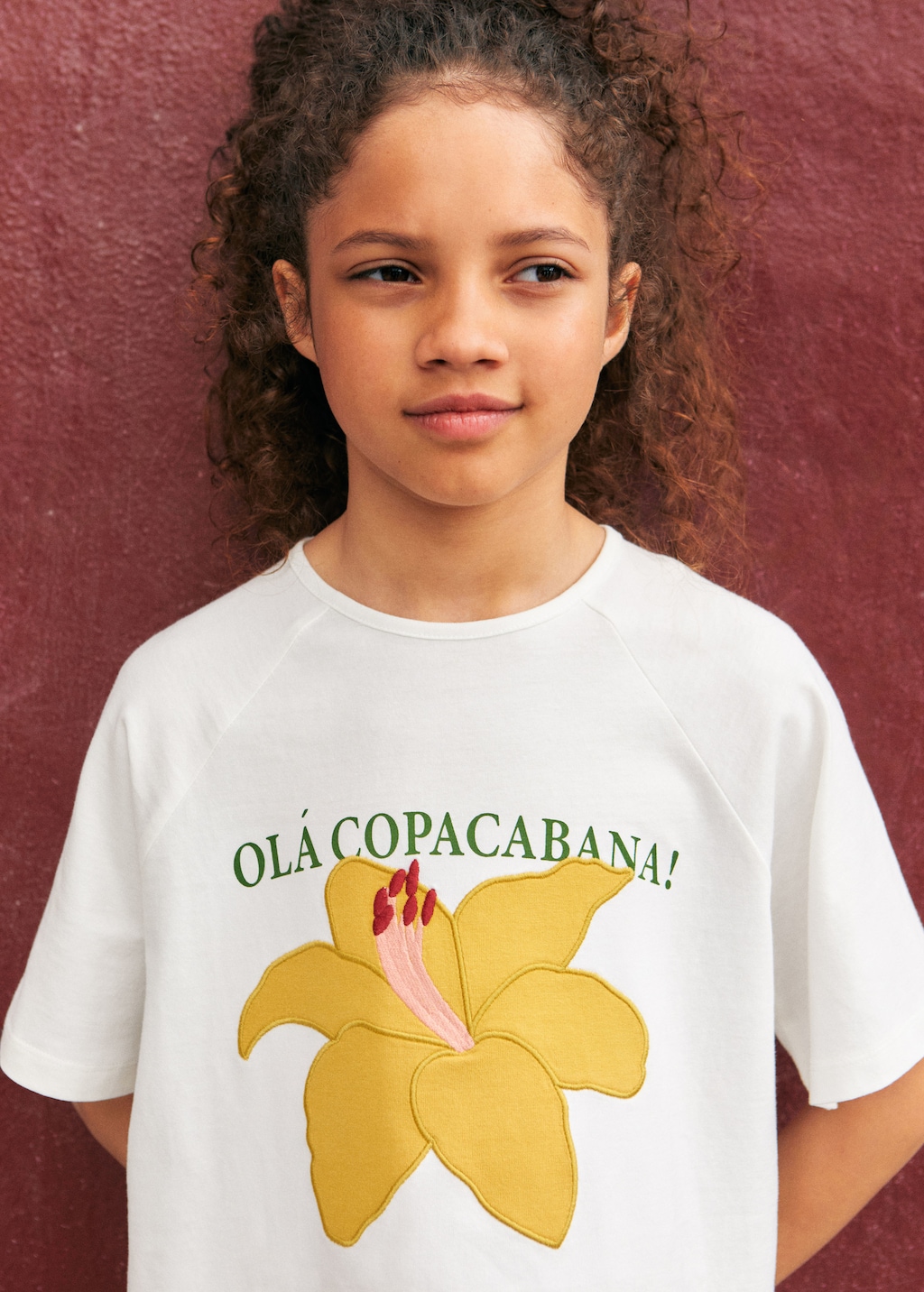 Embroidered short-sleeved t-shirt