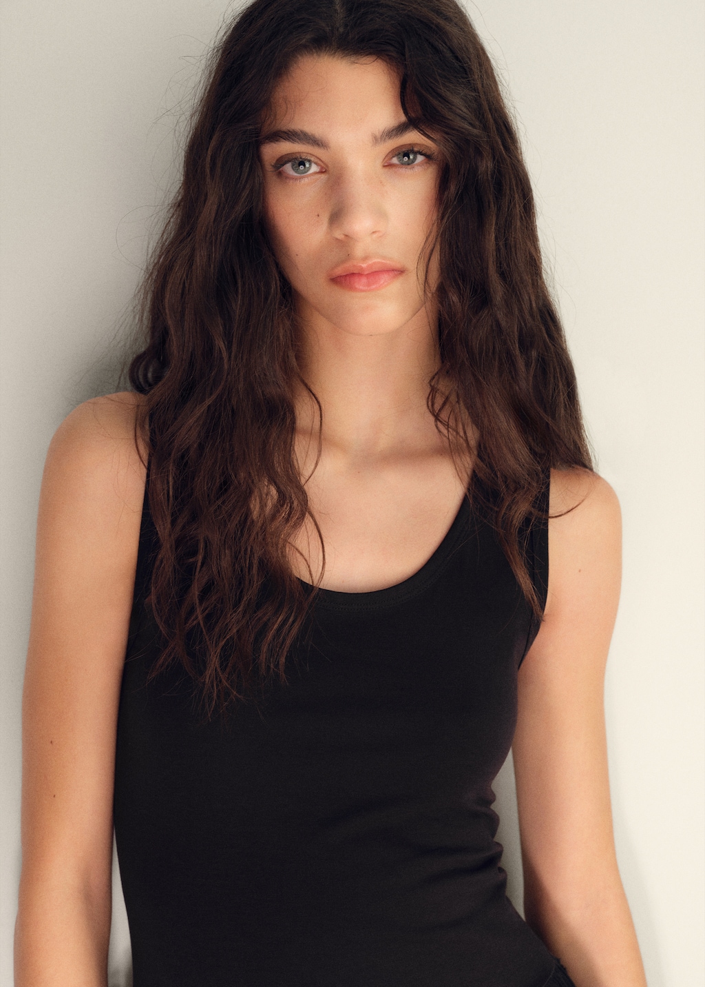 Embroidered combined dress with lace accents