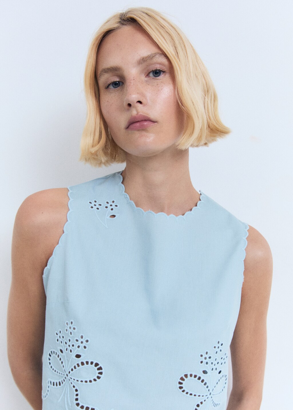 Mango Embroidered crop top