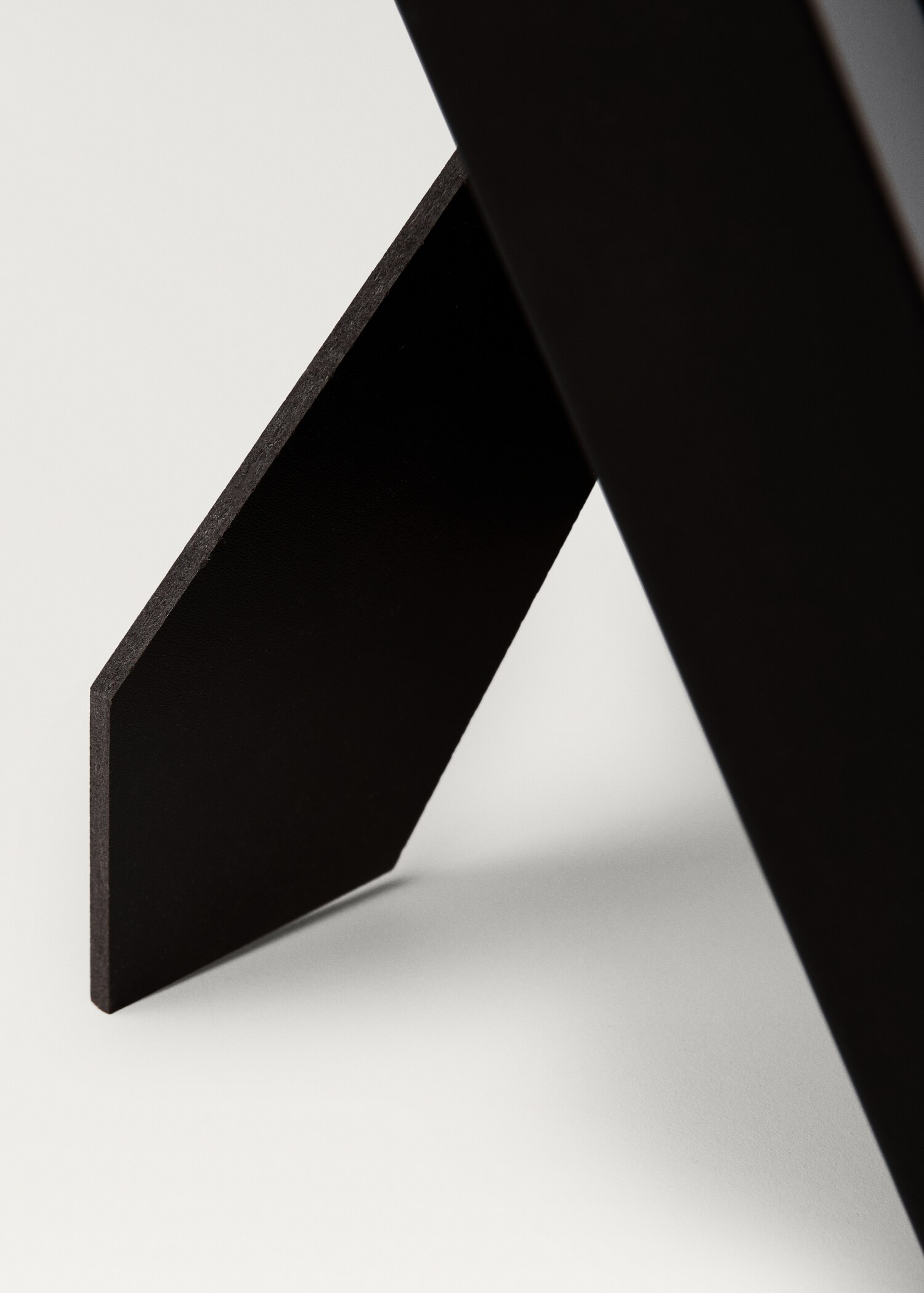 Medium bevelled wood frame - Details of the article 2