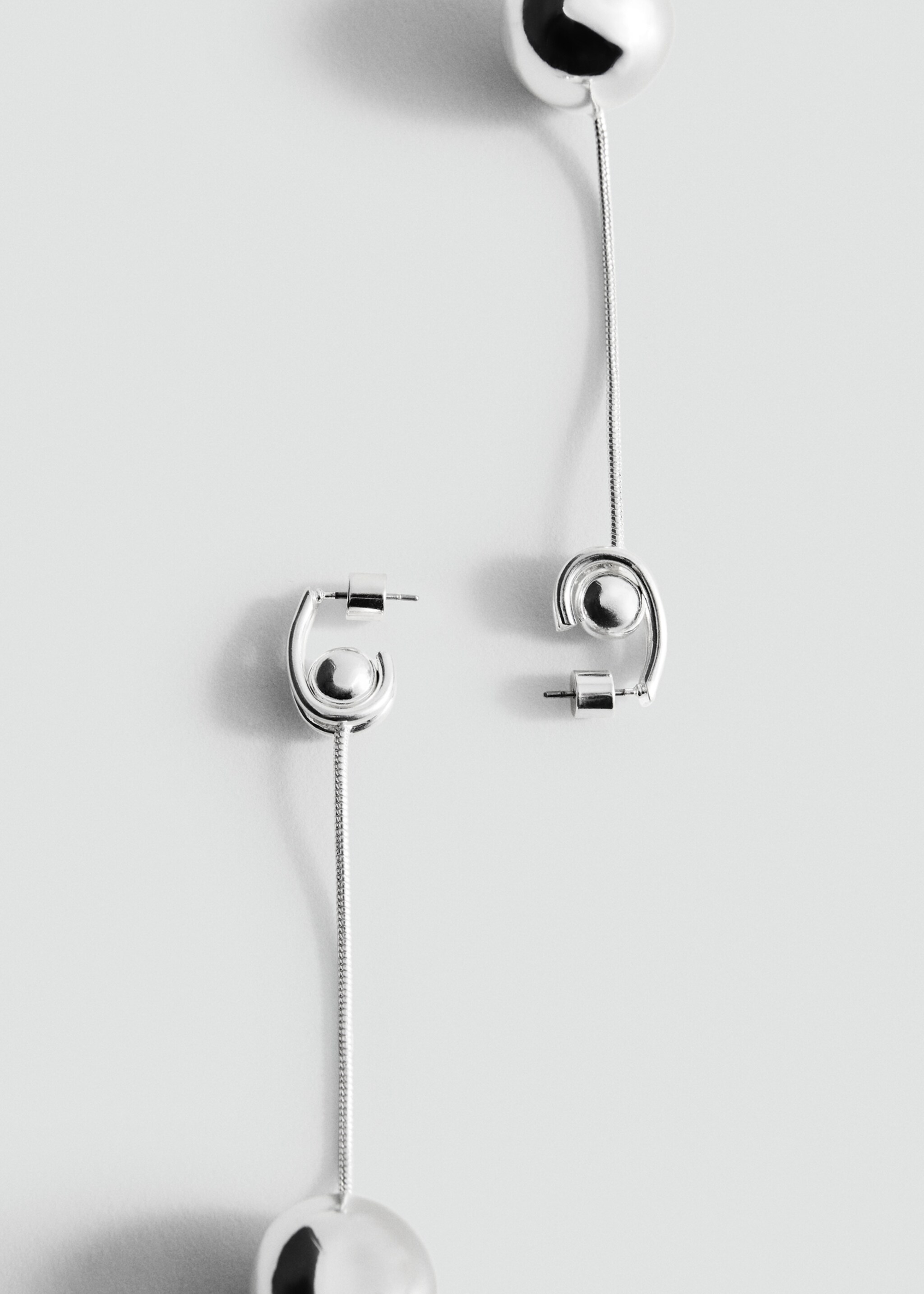 Thread sphere earrings - Details of the article 1