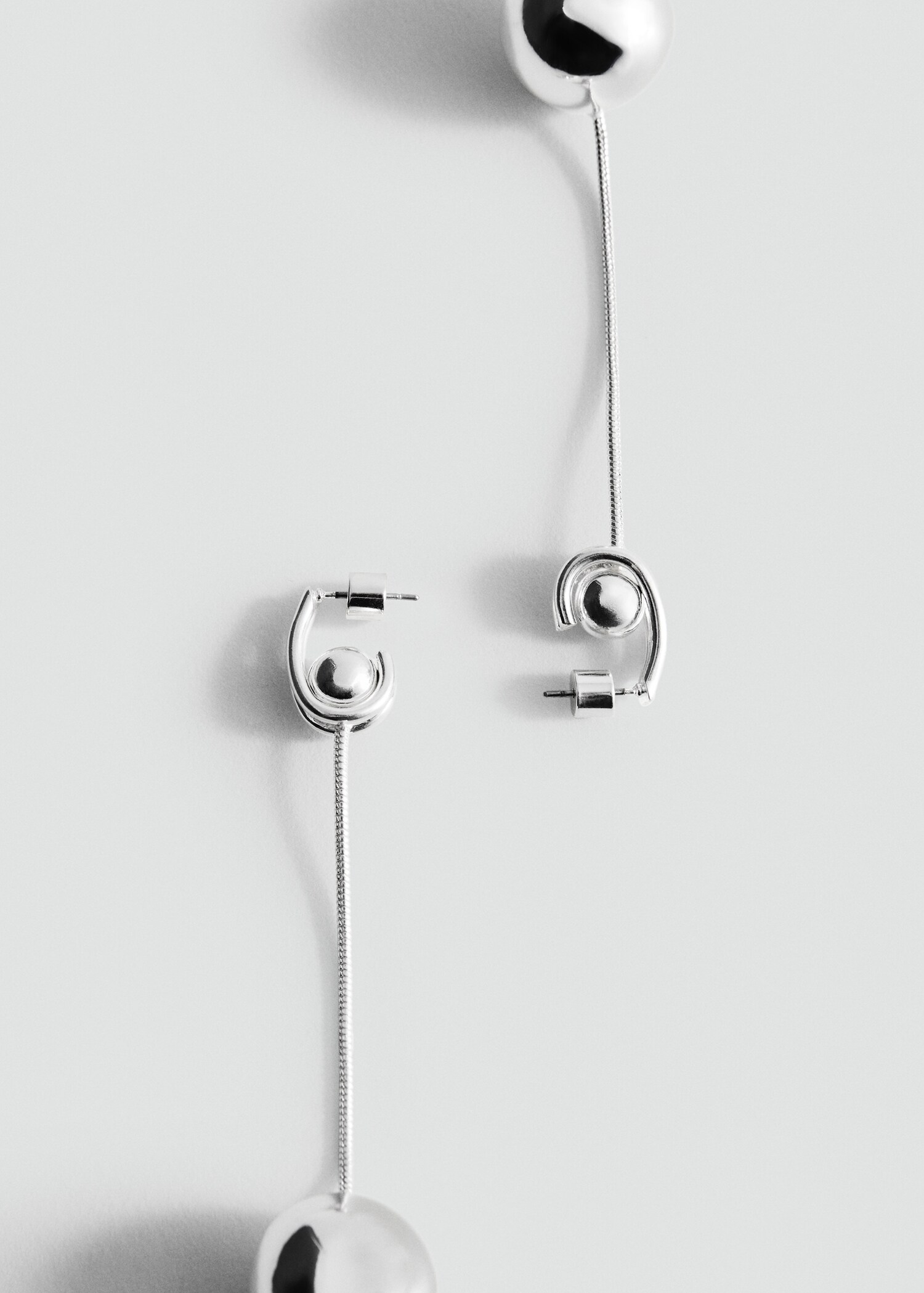 Thread sphere earrings - Details of the article 1