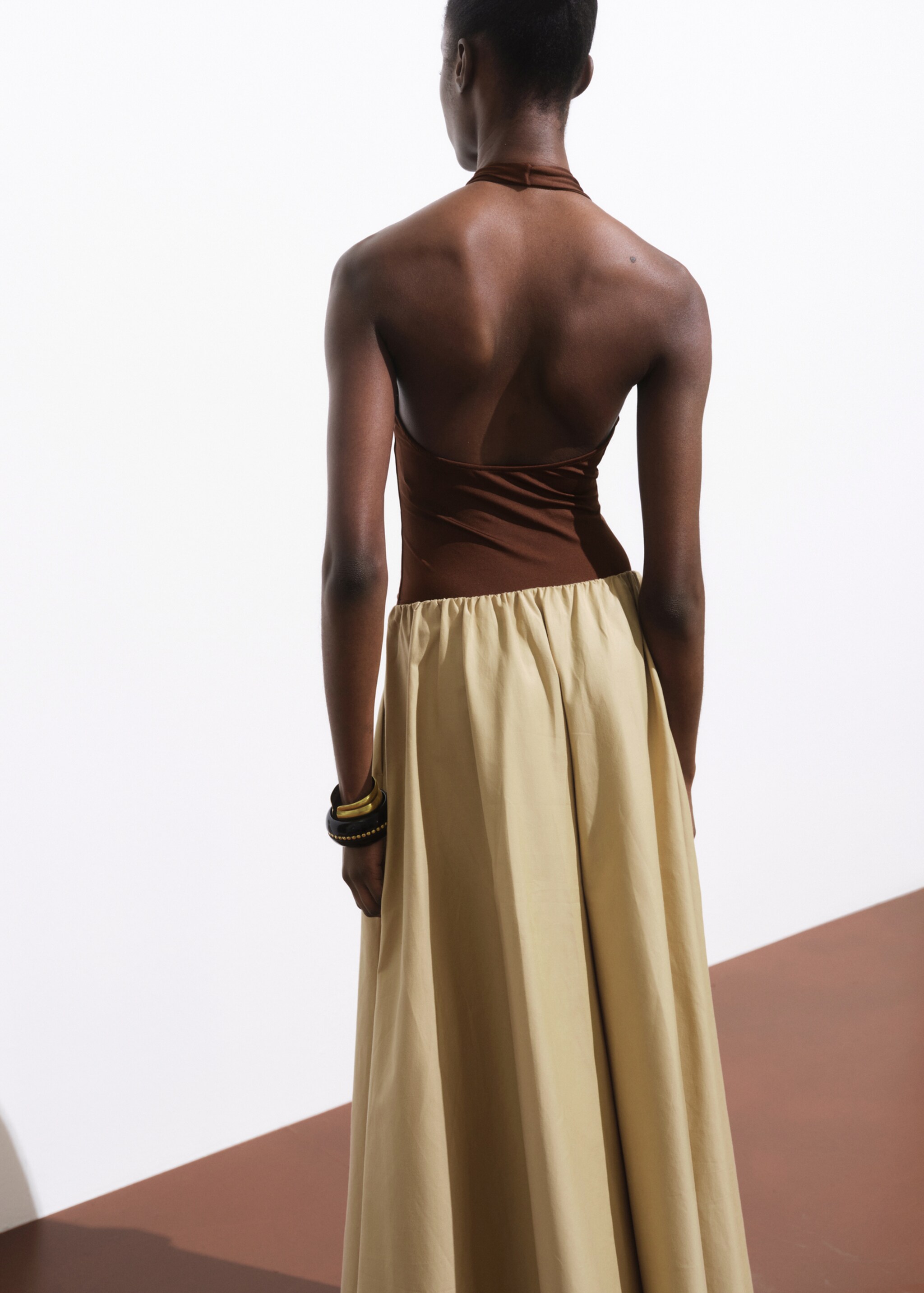 V-neck body - Reverse of the article