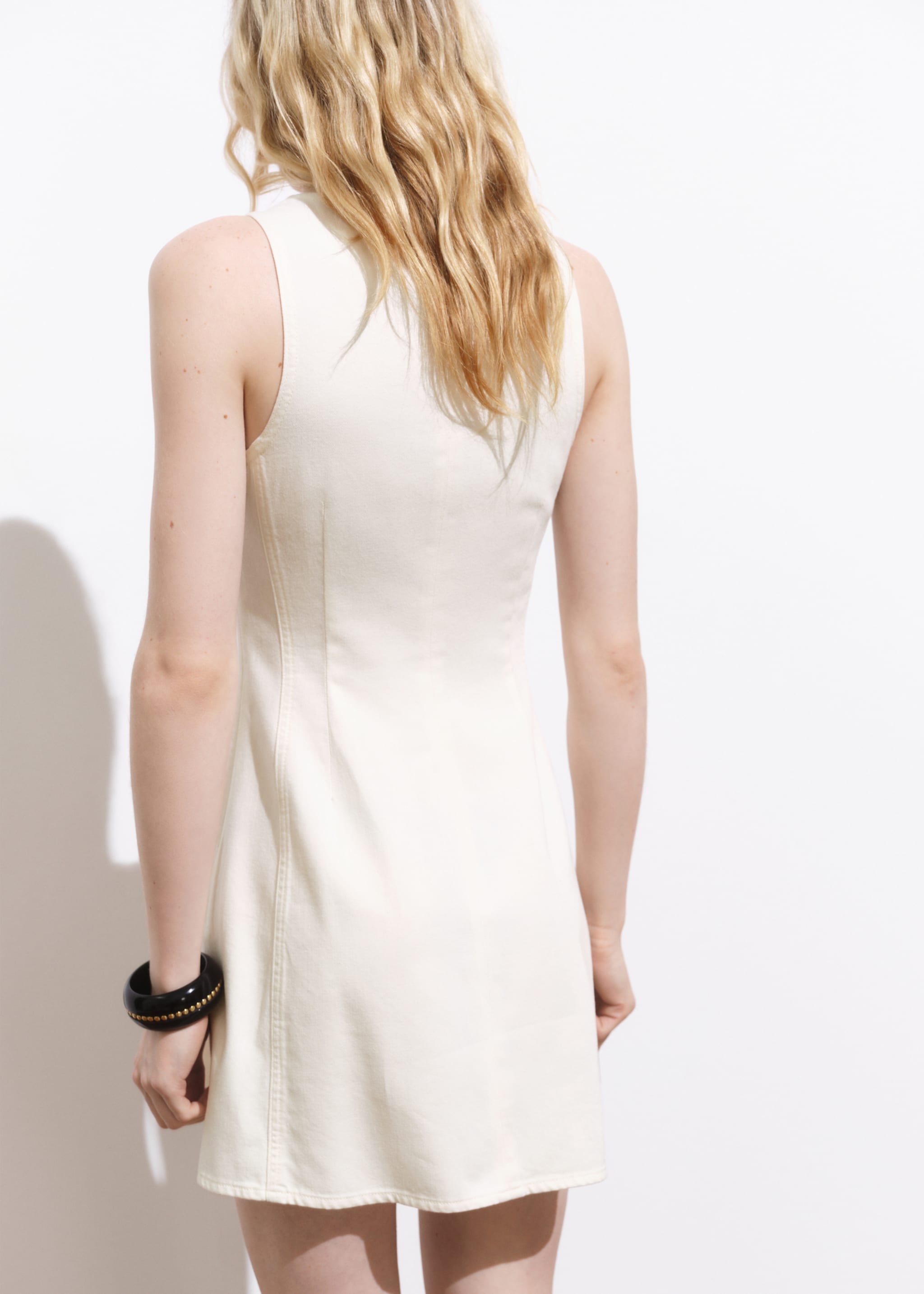 Robe courte en jean - Verso de l’article