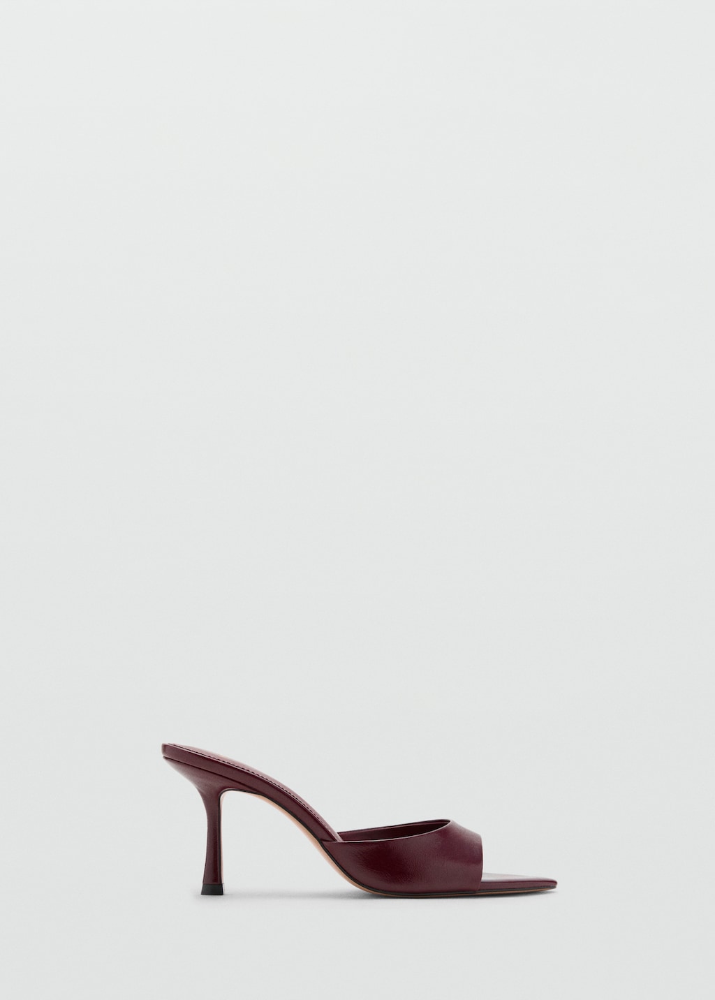 Pointed-heel sandals