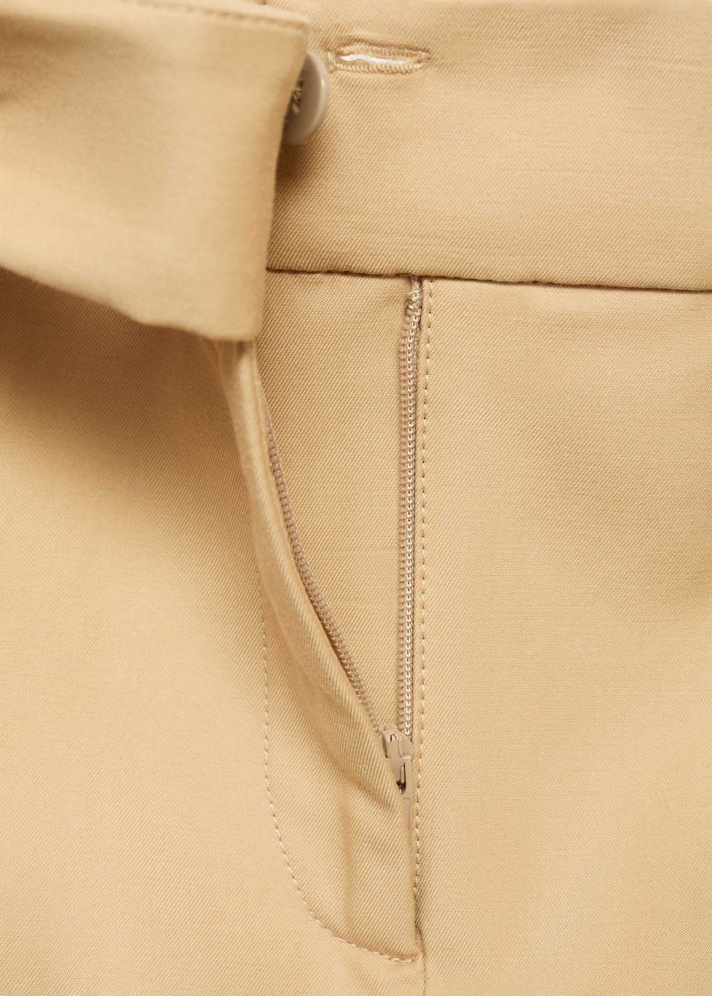 Mini-skirt with pleats