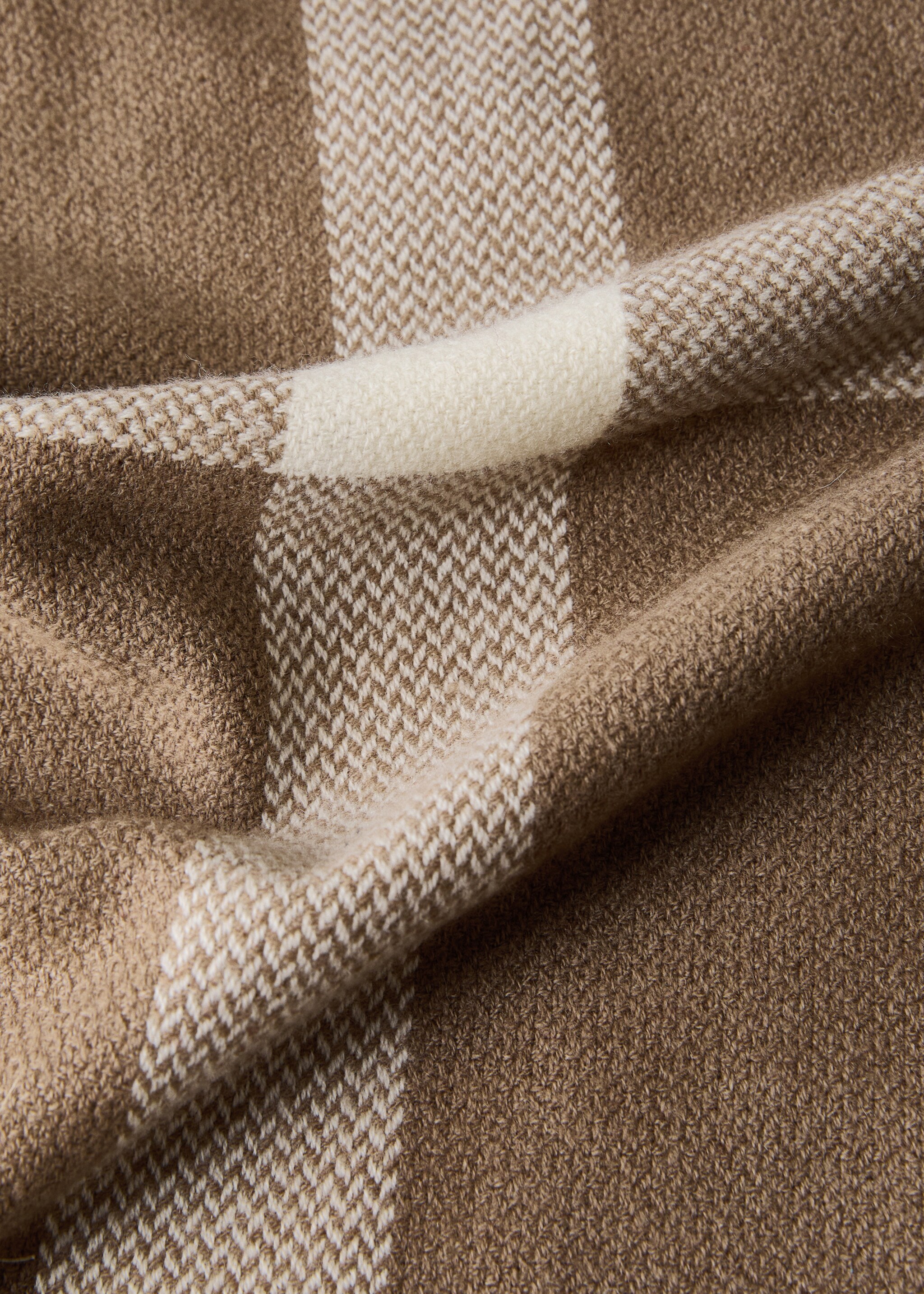 Blanket/plaid silvana - Details of the article 2, Medium Brown. Ref: 17081279-00.