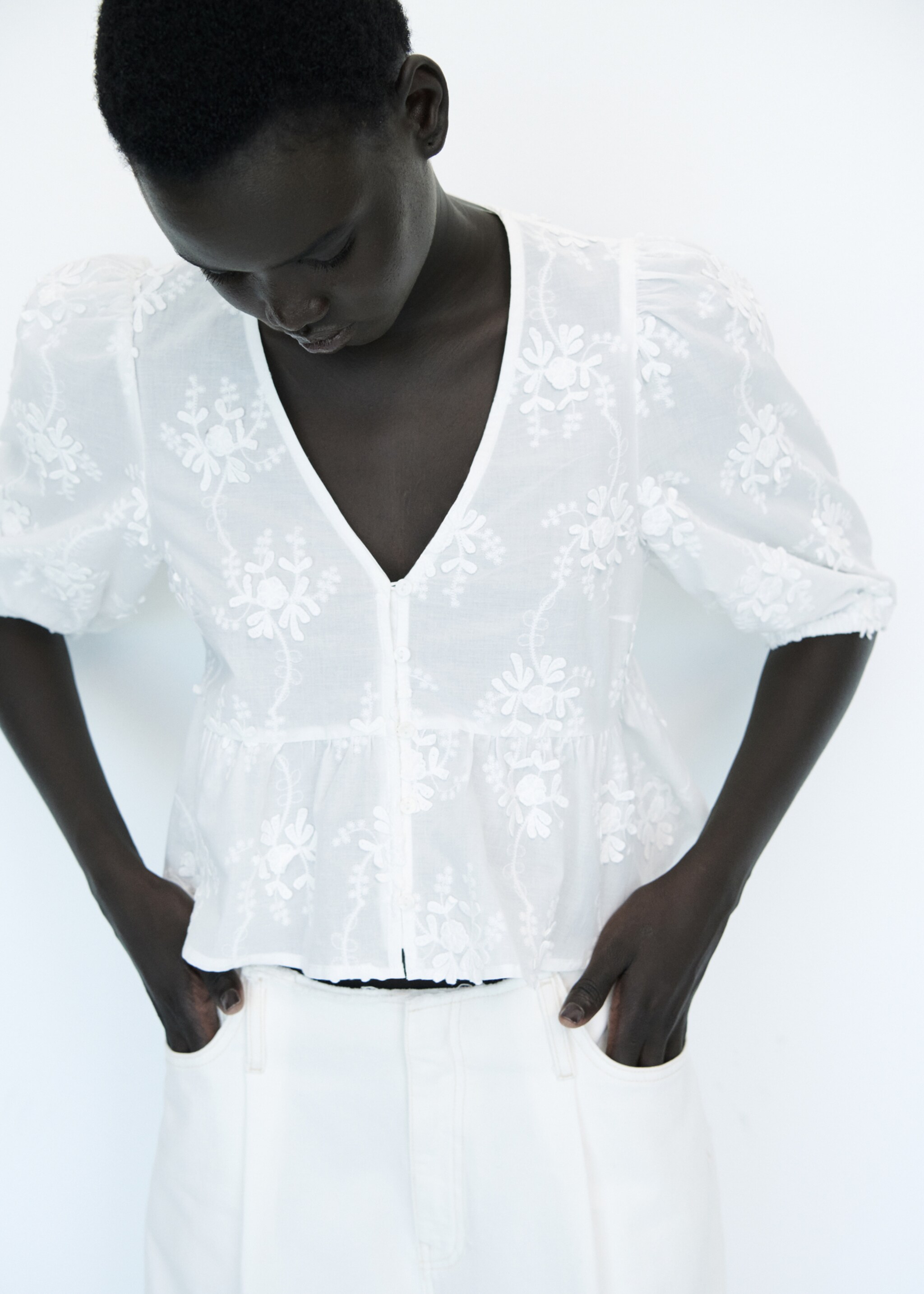 Cotton embroidered blouse - Details of the article 7