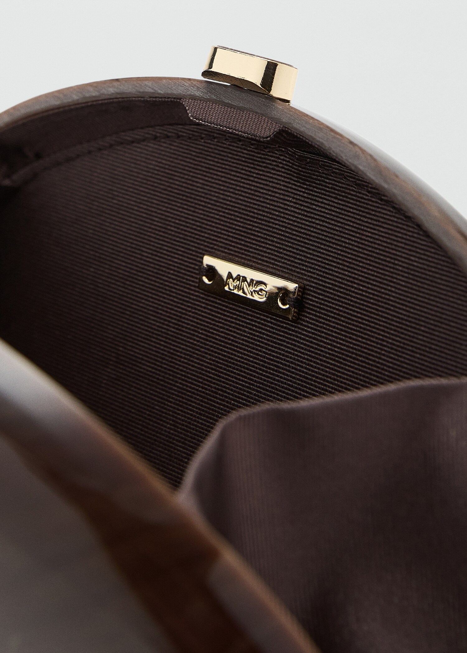 Oval clutch bag - Details of the article 1
