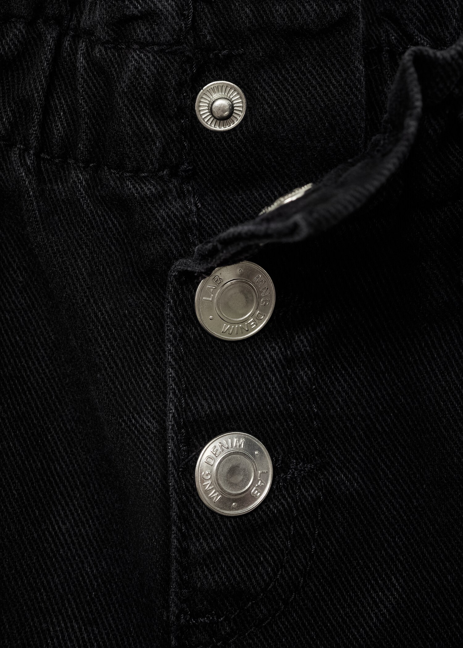 Paperbag-Jeans mit Knöpfen - Detail des Artikels 8