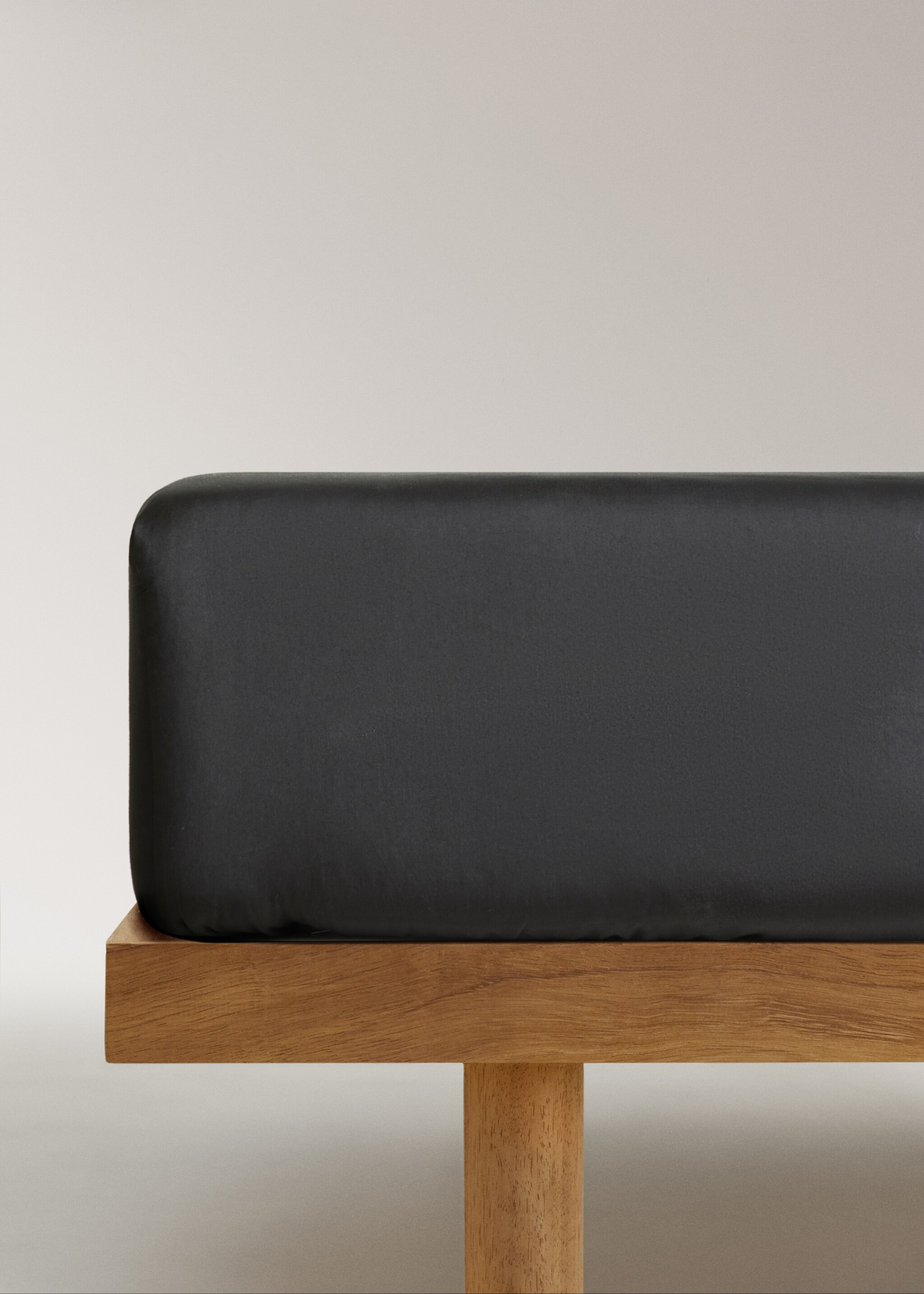 Washed cotton satin fitted sheet King bed - Article without model, Charcoal. Ref: 17081531-00.