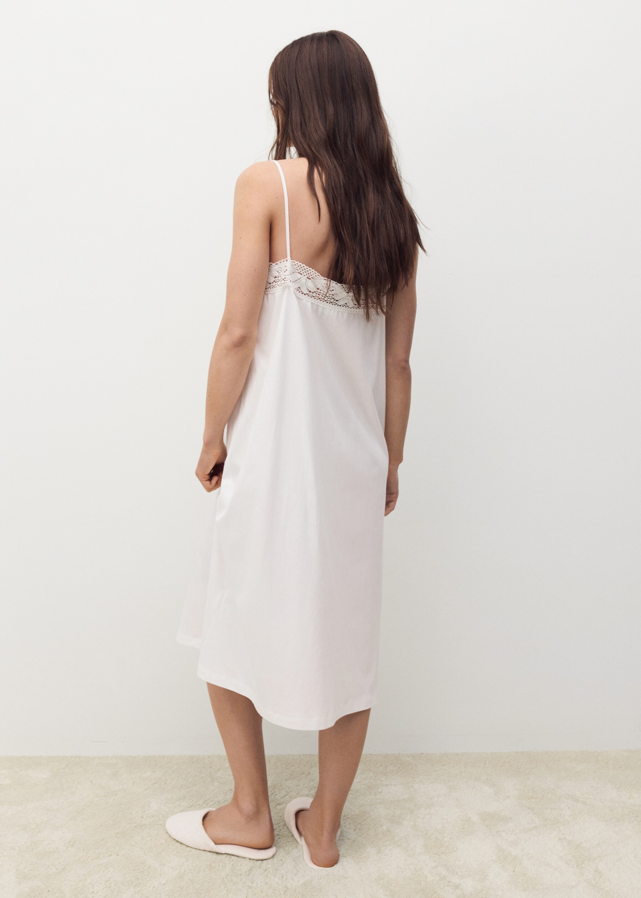Cotton lace nightgown - Reverse of the article