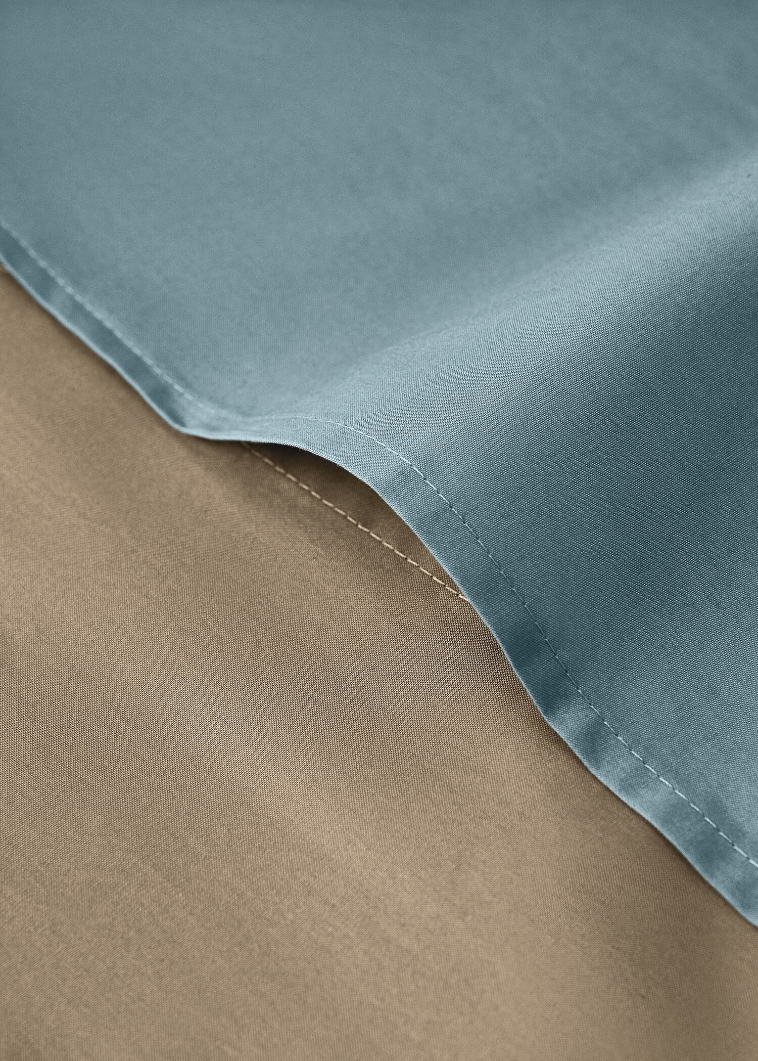 Reversible cotton percale cot duvet cover with contrasting trim - Details of the article 1