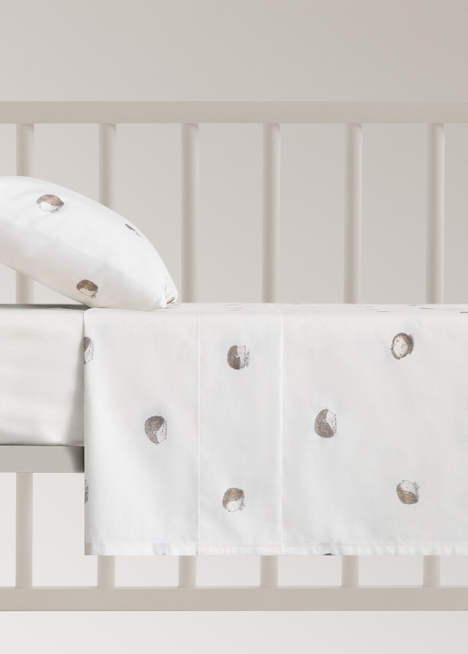 Cot bed top sheet cotton printed hedgehogs - Article without model