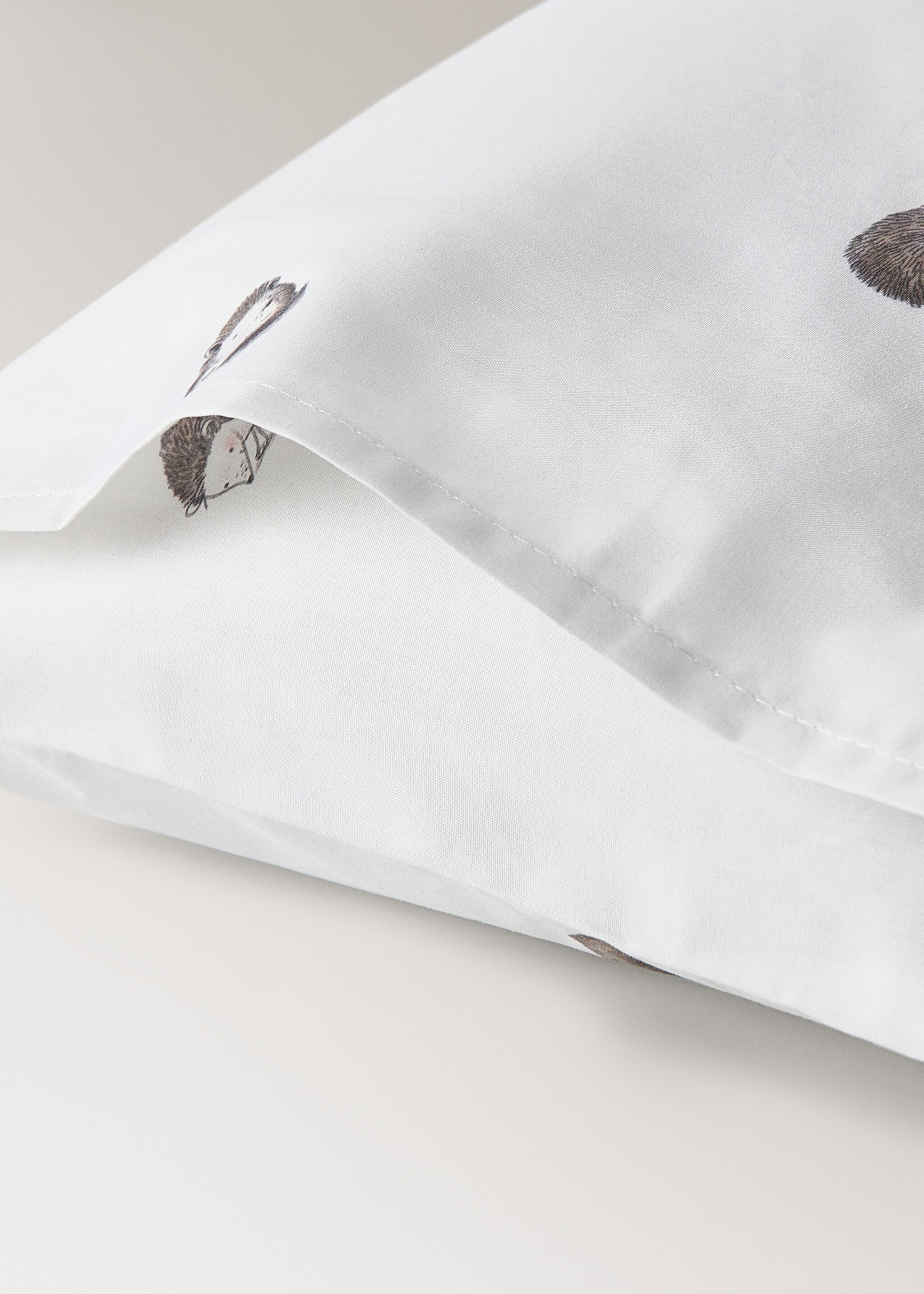 Cotton children's pillowcase with hedgehog print 30x50 cm - Details of the article 1, White. Ref: 17081548-00.