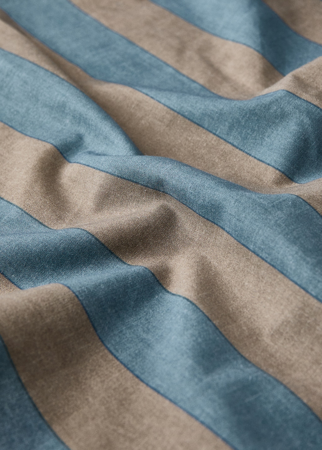 Kodak-striped fitted sheet for cot