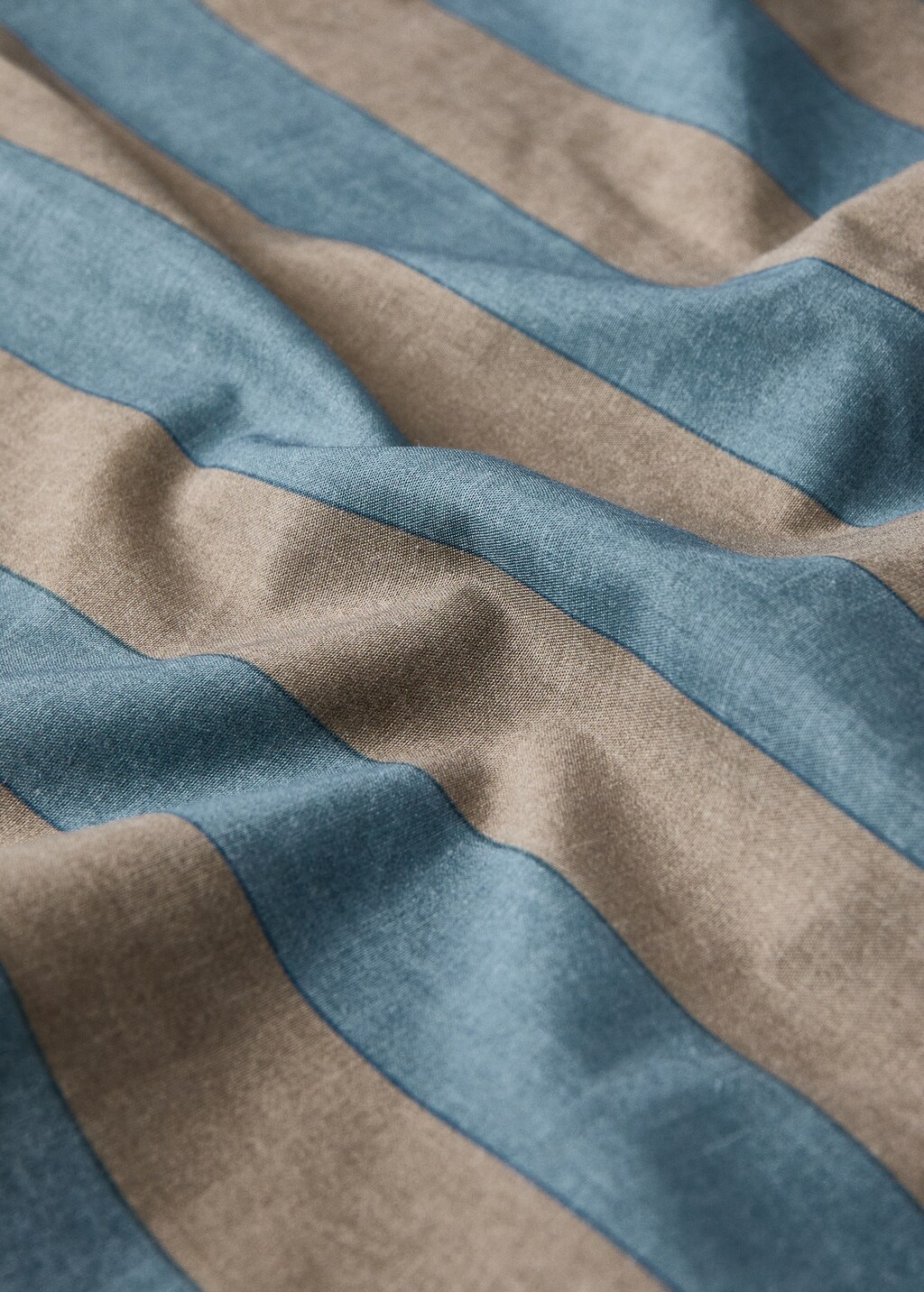 Kodak-striped fitted sheet for cot