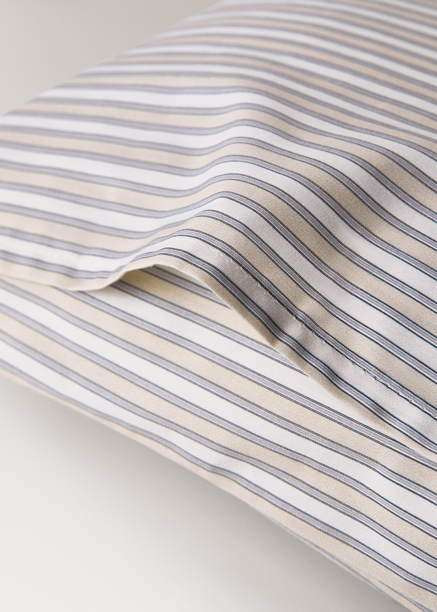 Percale cotton children's pillowcase with fine-striped print 30x50 cm - Details of the article 2