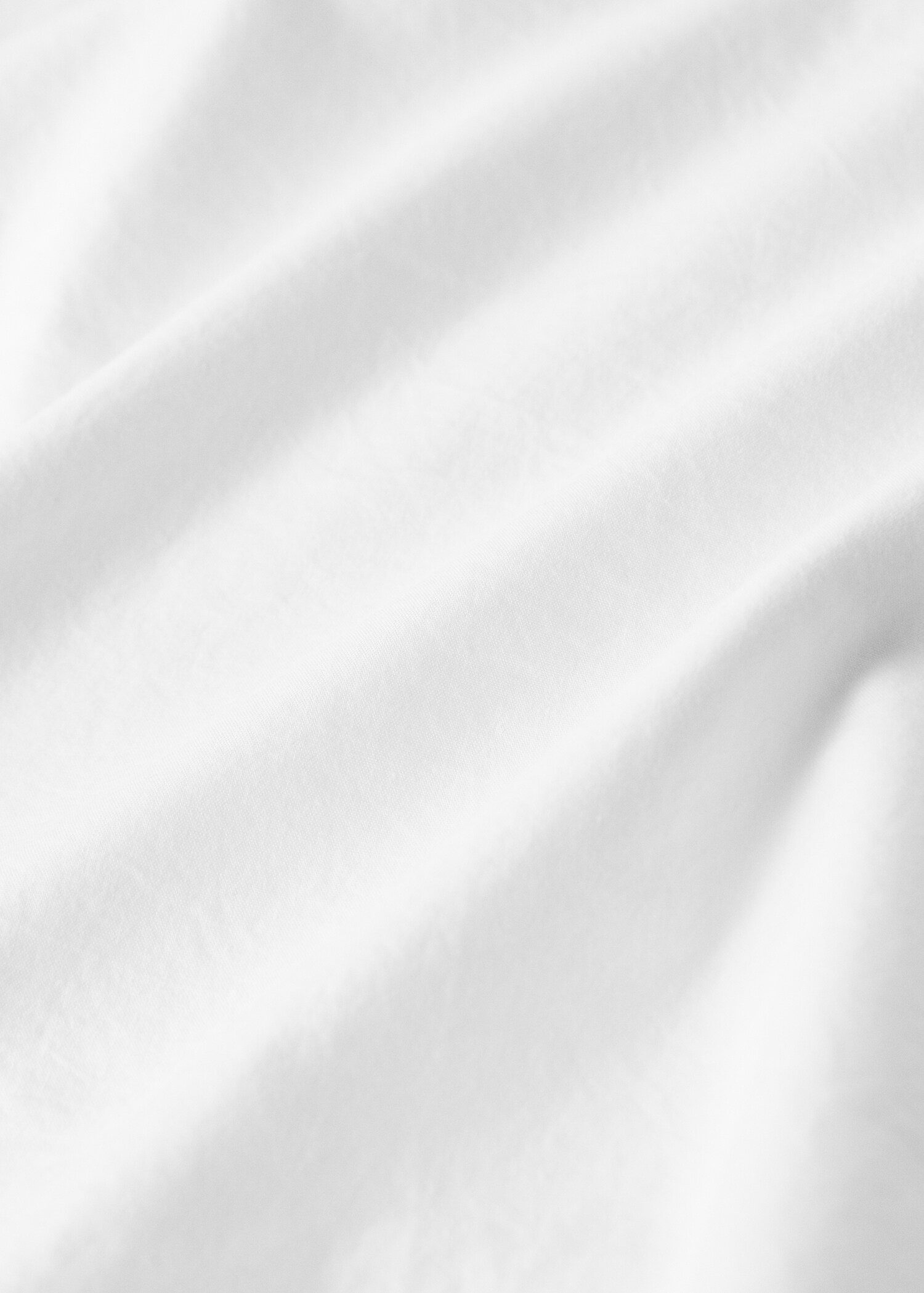 Cot bed sheet and pillow set in 200 thread count cotton percale with embroidered detail - Details of the article 2