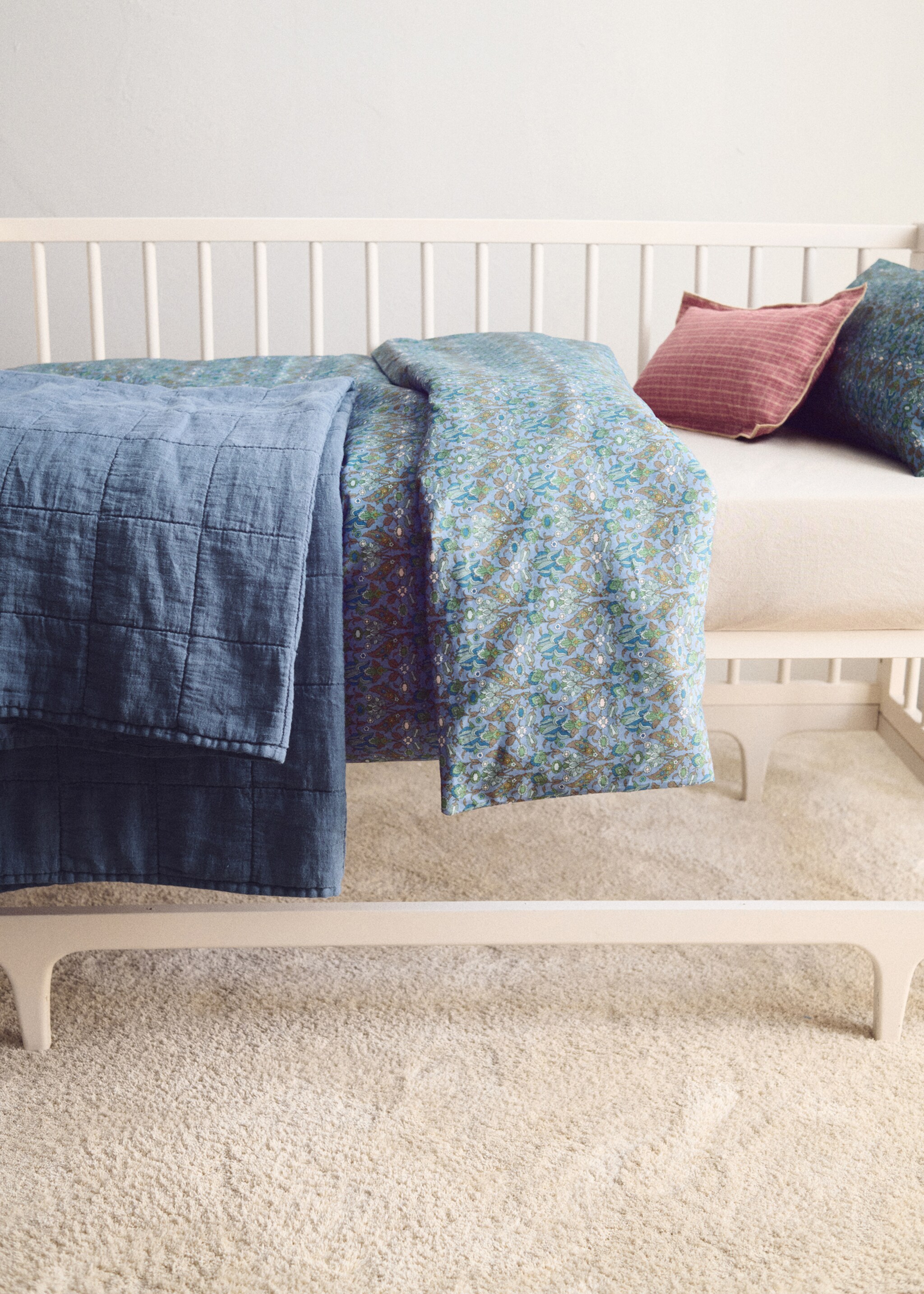Percale cotton duvet cover with small floral print for cot - Details of the article 5, Blue. Ref: 17081559-00.
