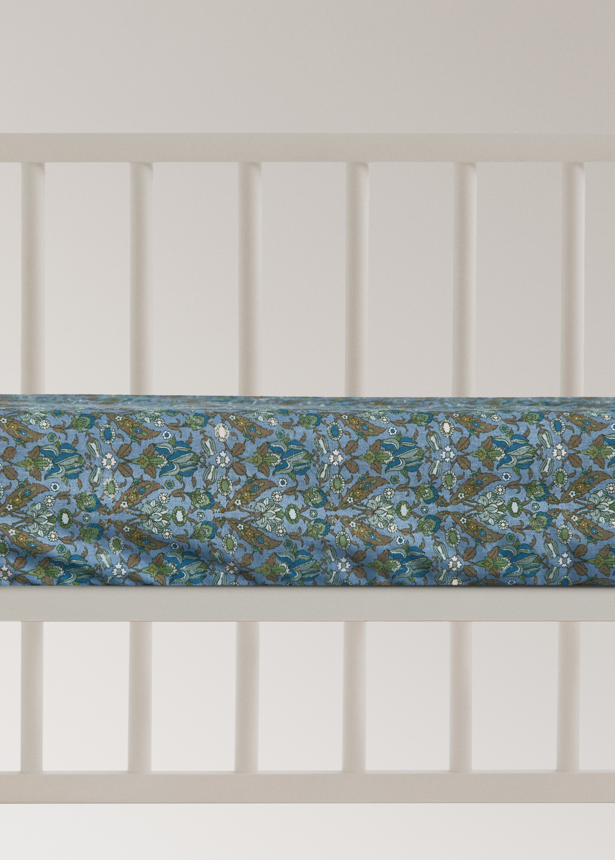 Cotton percale crib fitted sheet with small floral print - Article without model, Blue. Ref: 17081560-00.