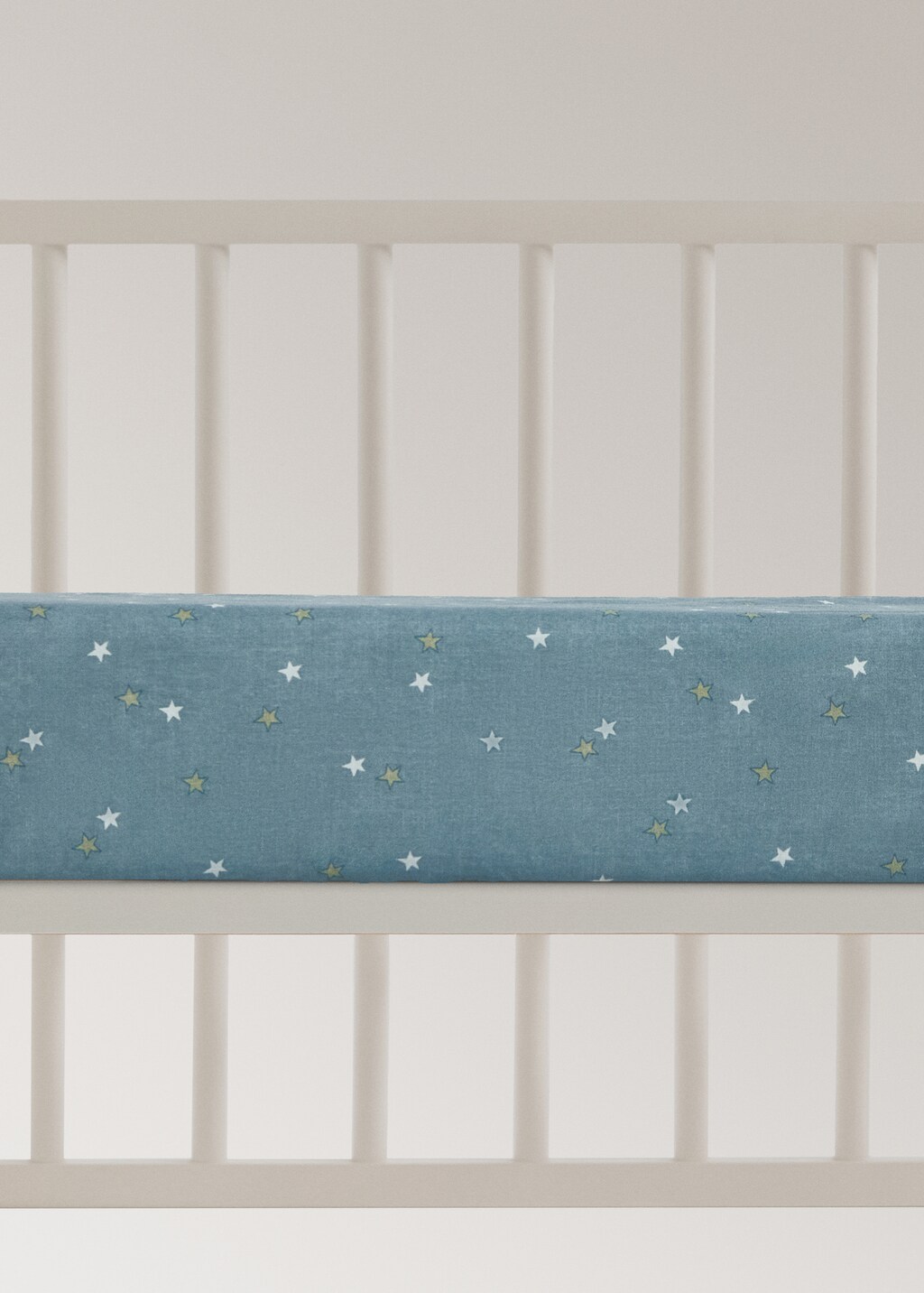 Percale cotton fitted sheet with star print for cot