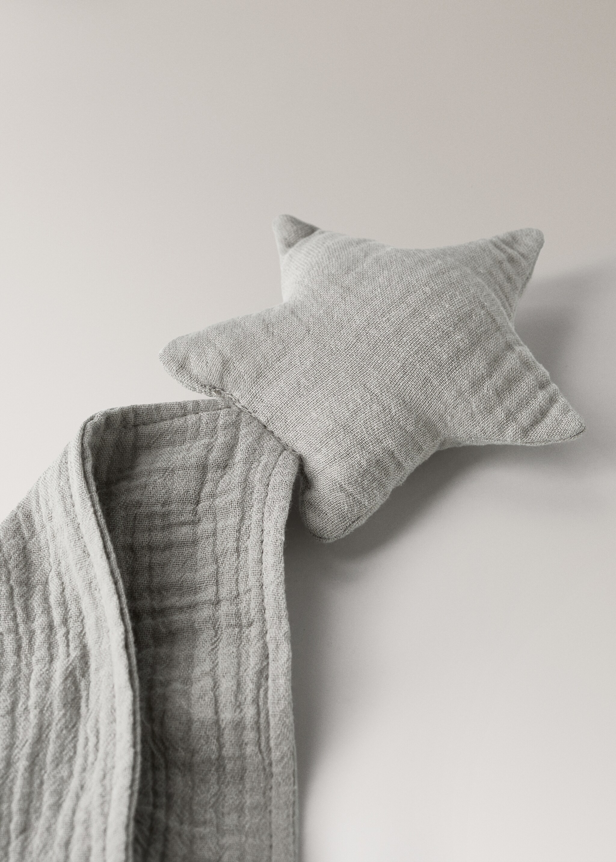 Baby comforter with star design - Details of the article 1, Medium Brown. Ref: 17081570-00.